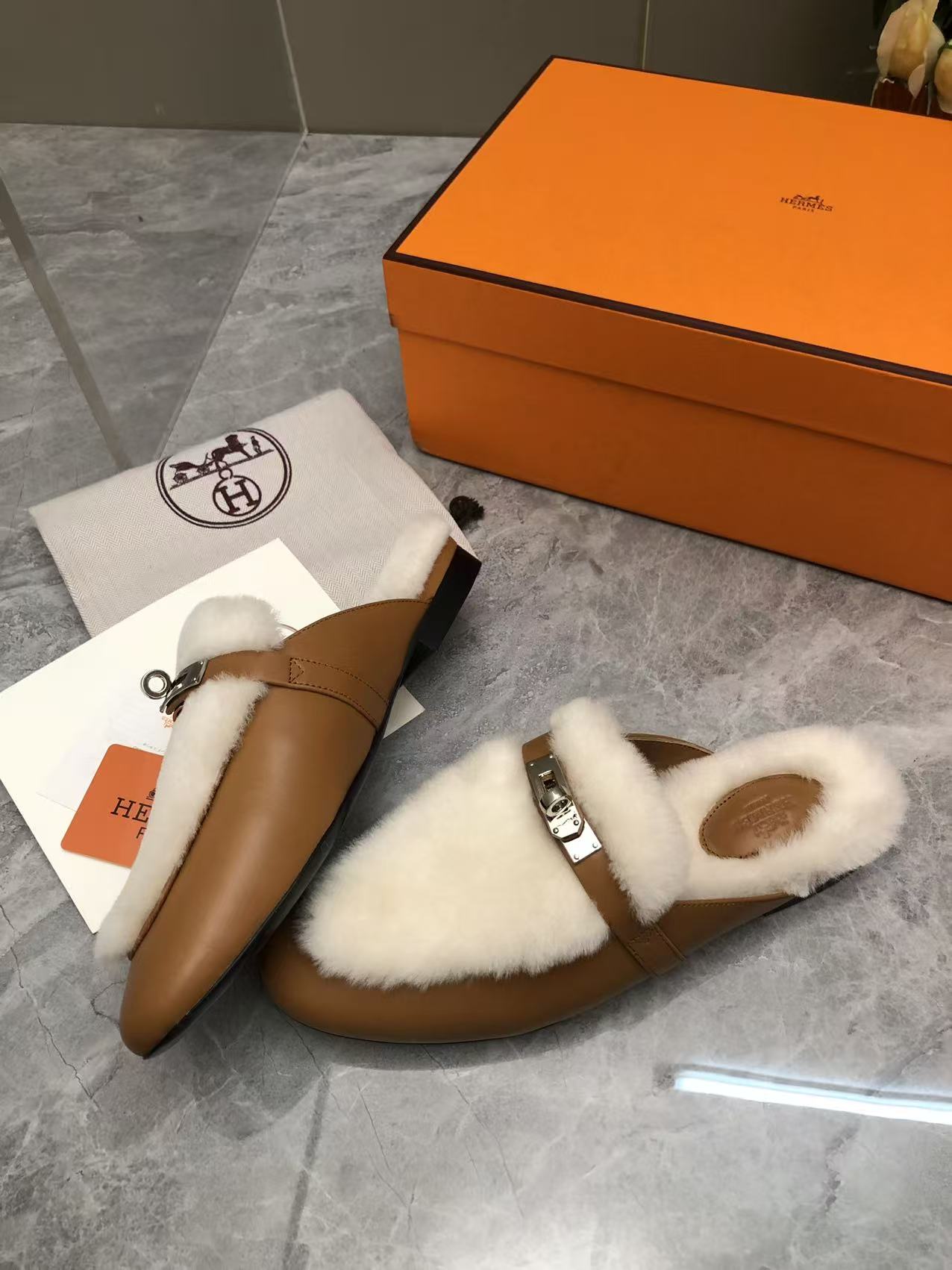 Bagsaaa H**me5 Oz mule brown & shearling