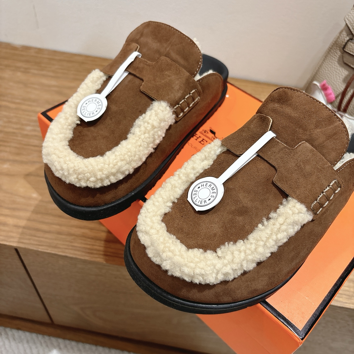 Bagsaaa H**me5 Go mule dark brown