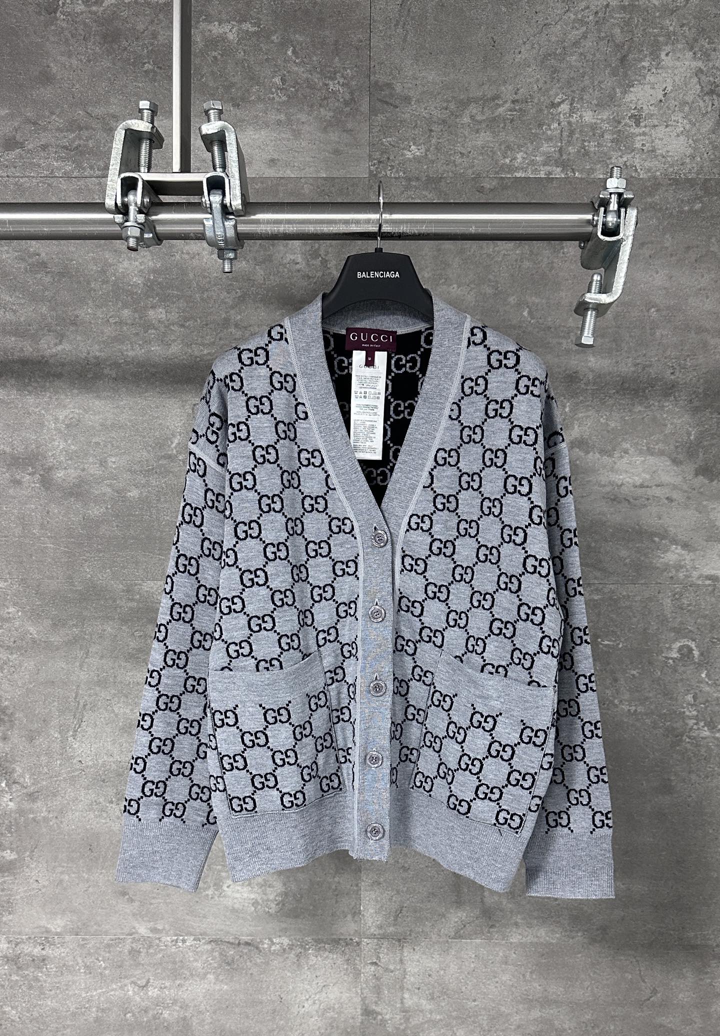 Bagsaaa Gvc*1 Reversible GG wool jacquard cardigan grey and black