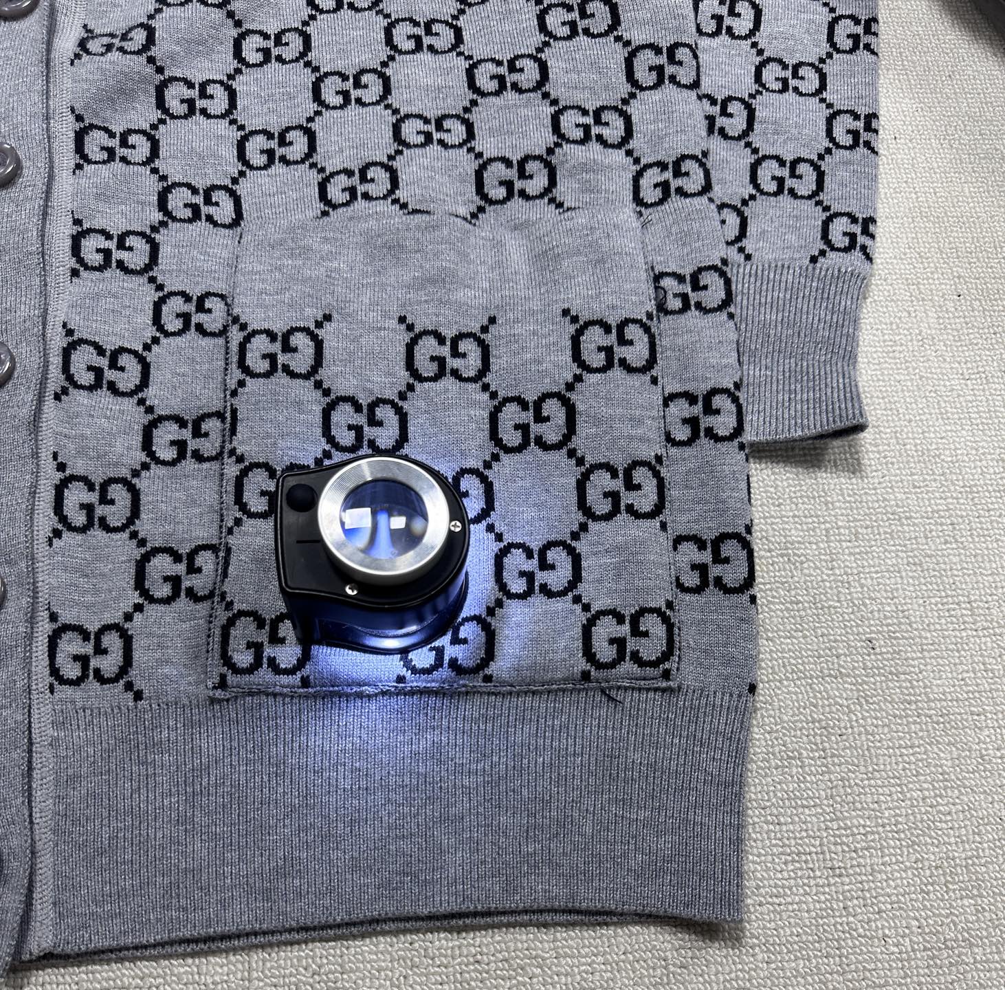 Bagsaaa Gvc*1 Reversible GG wool jacquard cardigan grey and black