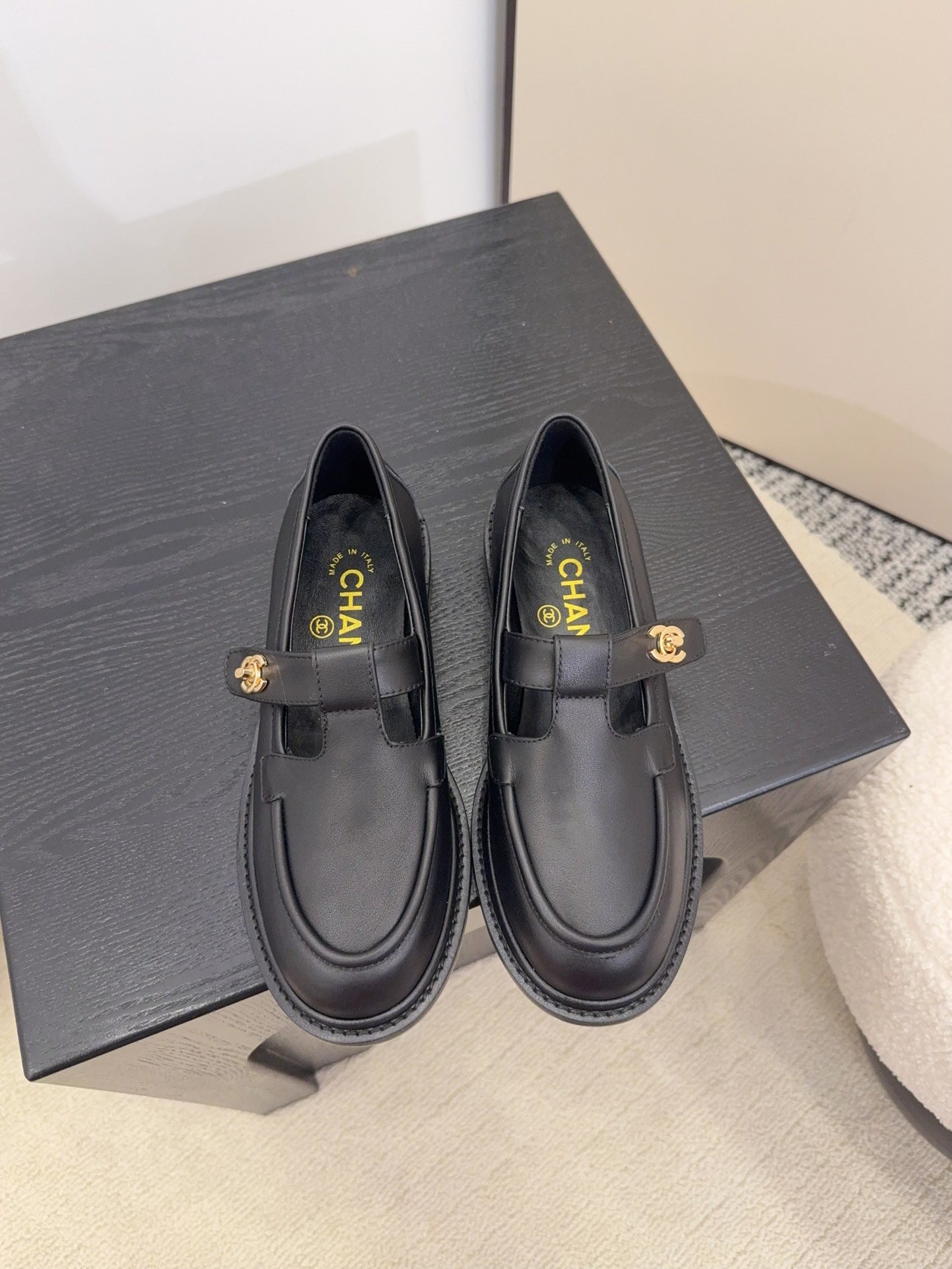 Bagsaaa Ch**el Mocassins G46799 black