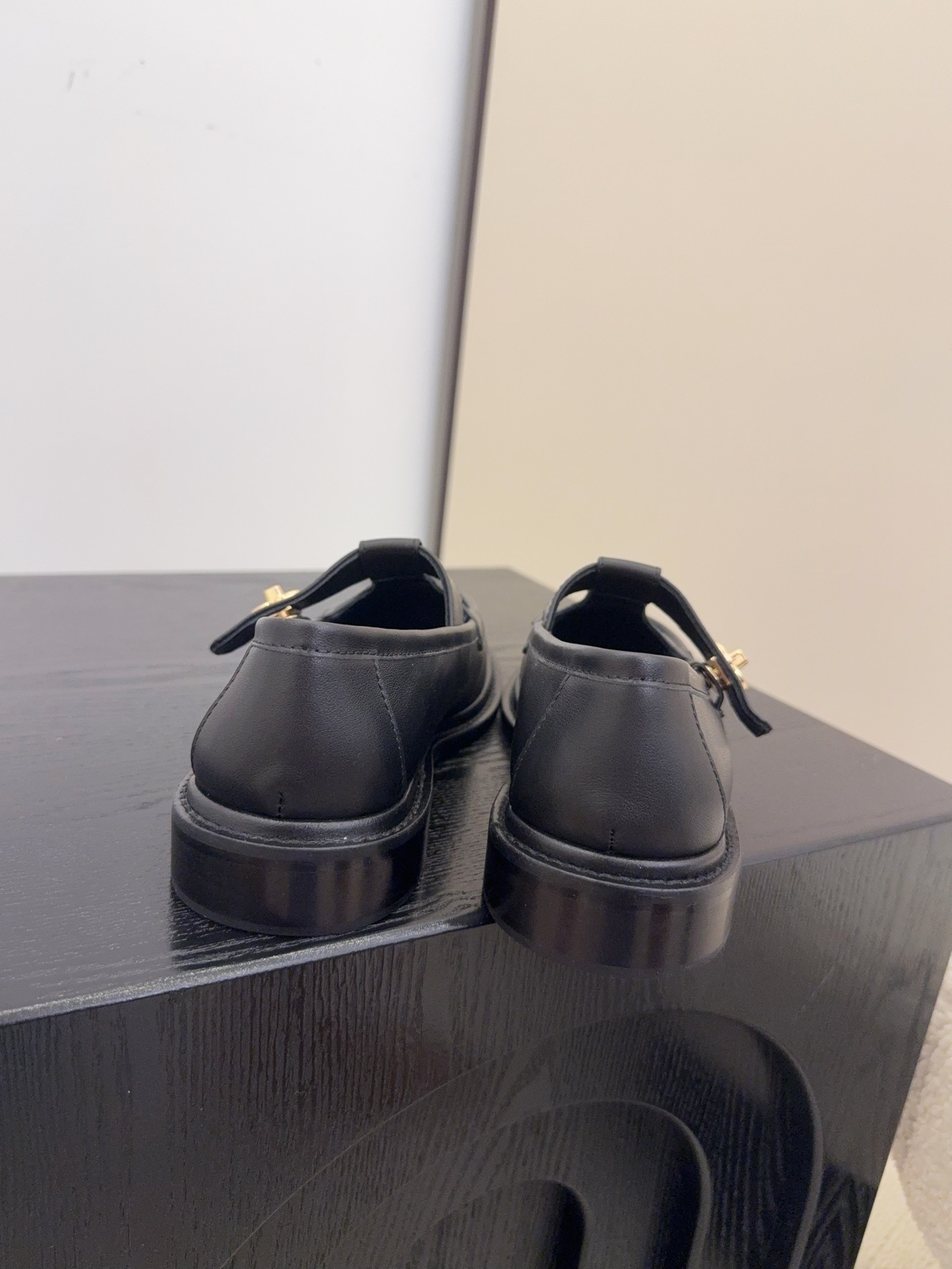 Bagsaaa Ch**el Mocassins G46799 black