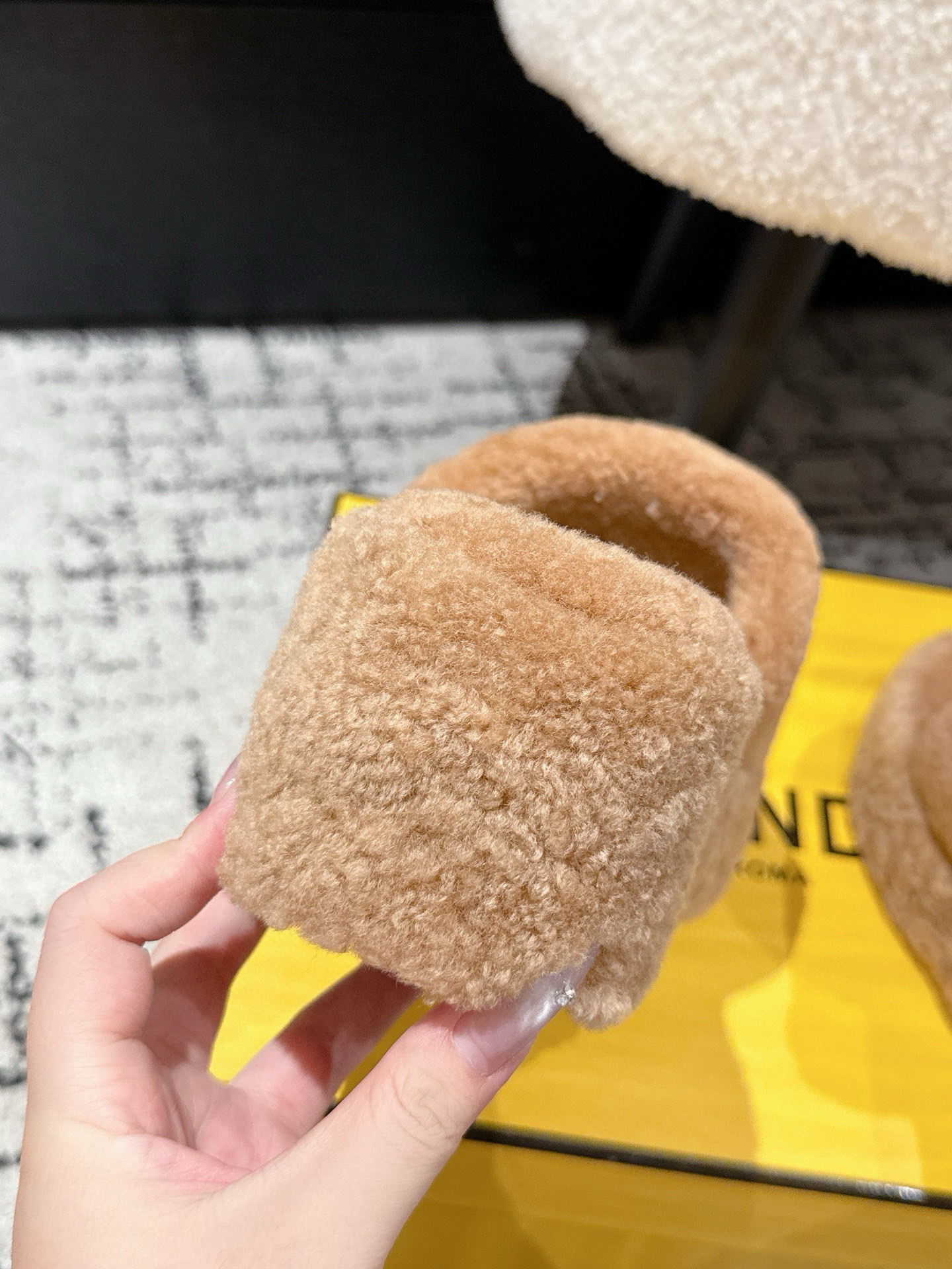 Bagsaaa F**di Roma slippers beige