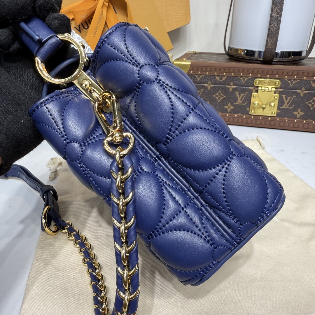 Bagsaaa LV M13496 Capucines Mini Sapphire Blue - 21cm