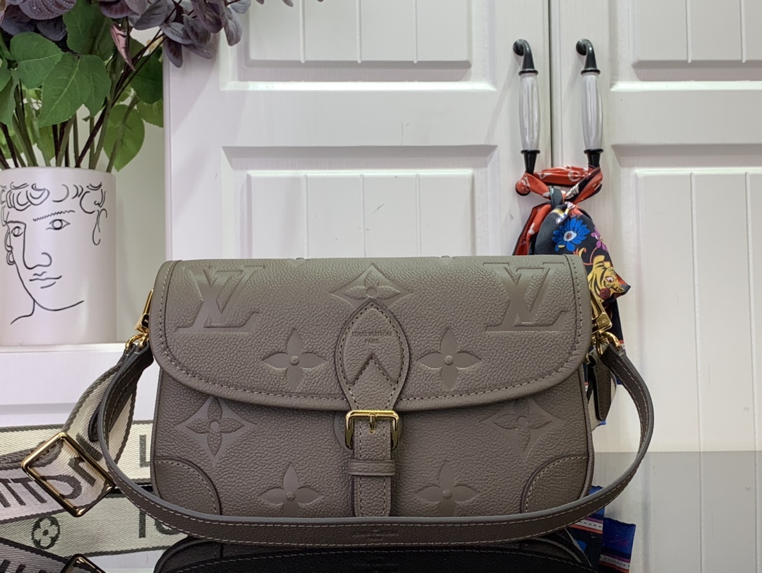 Bagsaaa LV M15049 Diane Bag Smoke - 24cm