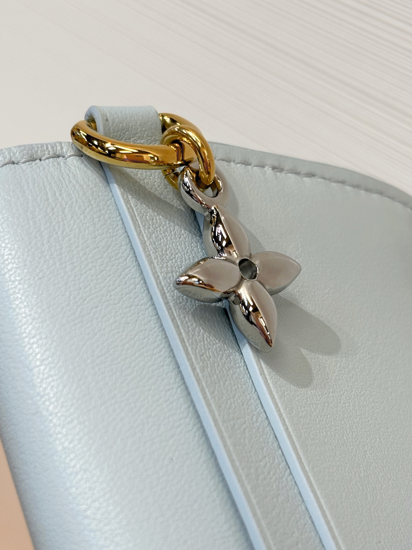 Bagsaaa LV M14614 Tiny Recto Verso Card Holder LV Bloom Azure Blue - 10cm