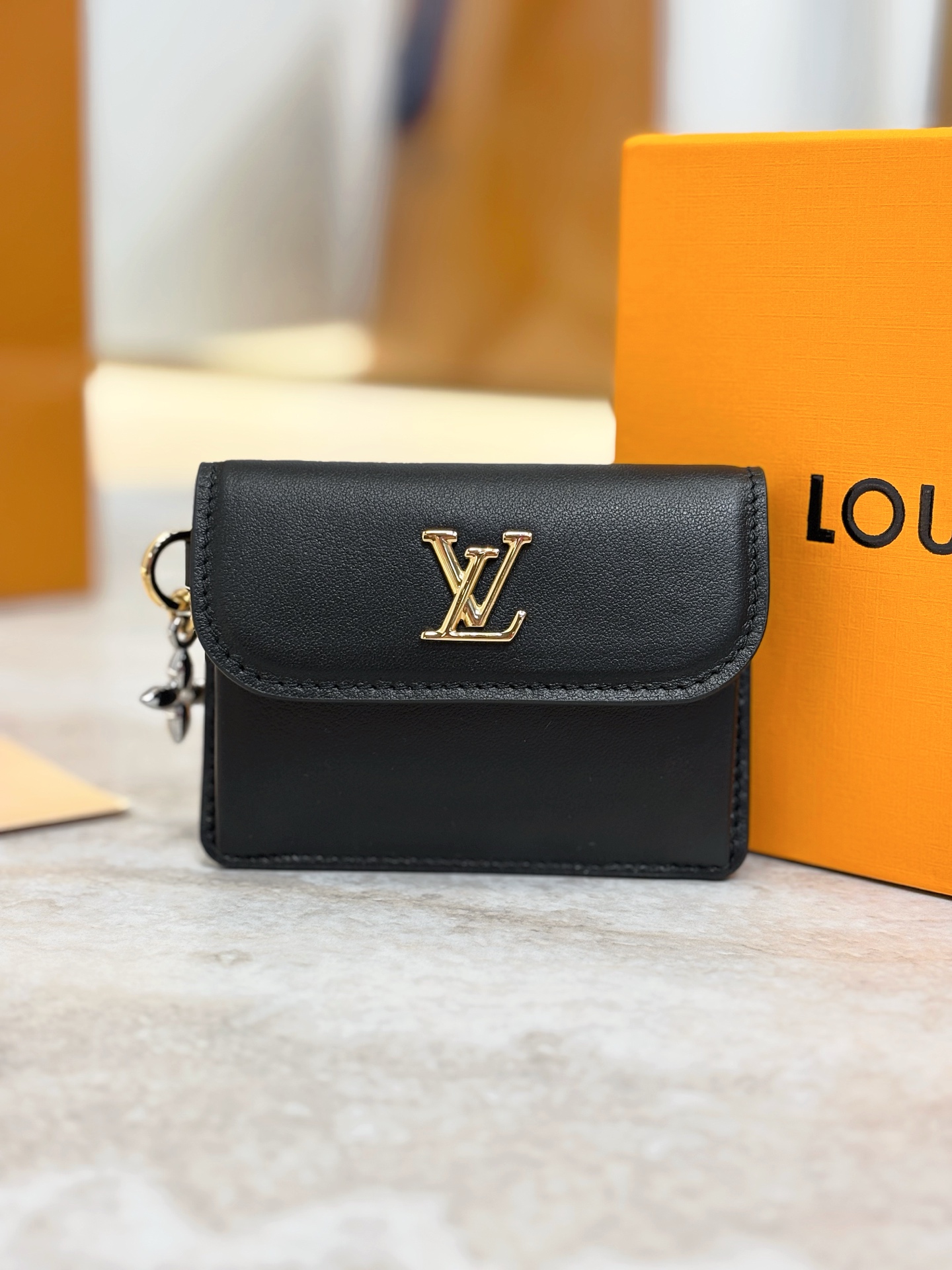 Bagsaaa LV M14626 Tiny Recto Verso Card Holder LV Bloom Black - 10cm
