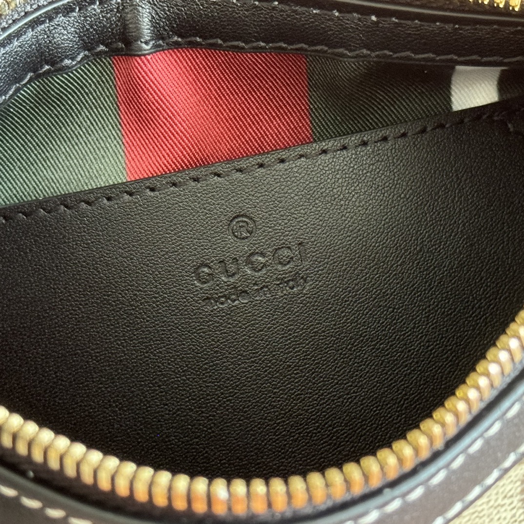 Bagsaaa Gvc*1 GG Emblem small shoulder bag 847447 black - 24cm