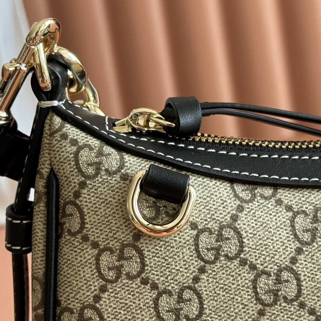 Bagsaaa Gvc*1 GG Emblem small shoulder bag 847447 black - 24cm