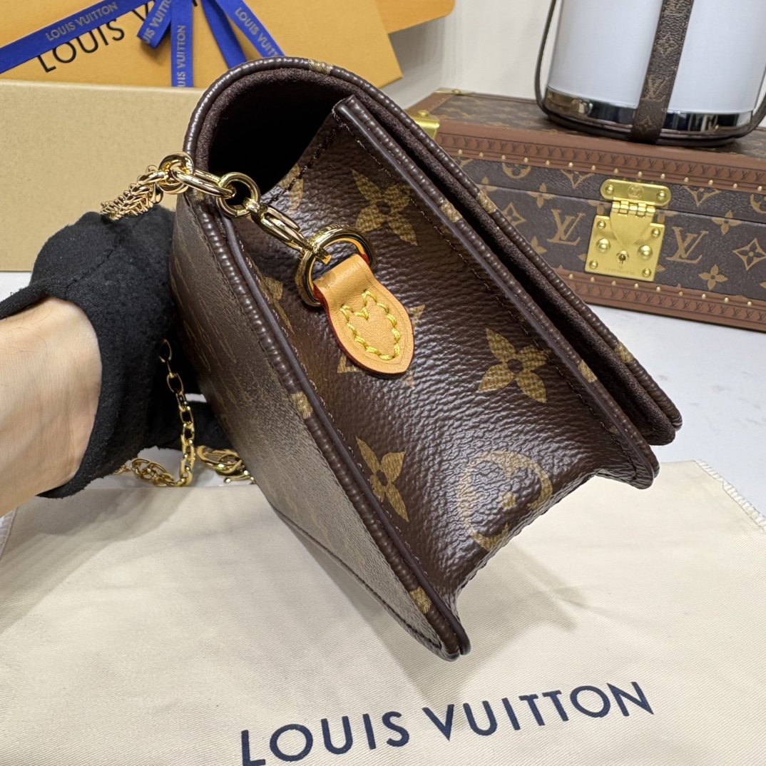 Bagsaaa LV M82509 Wallet On Chain Lily Monogram Canvas - 20.7cm