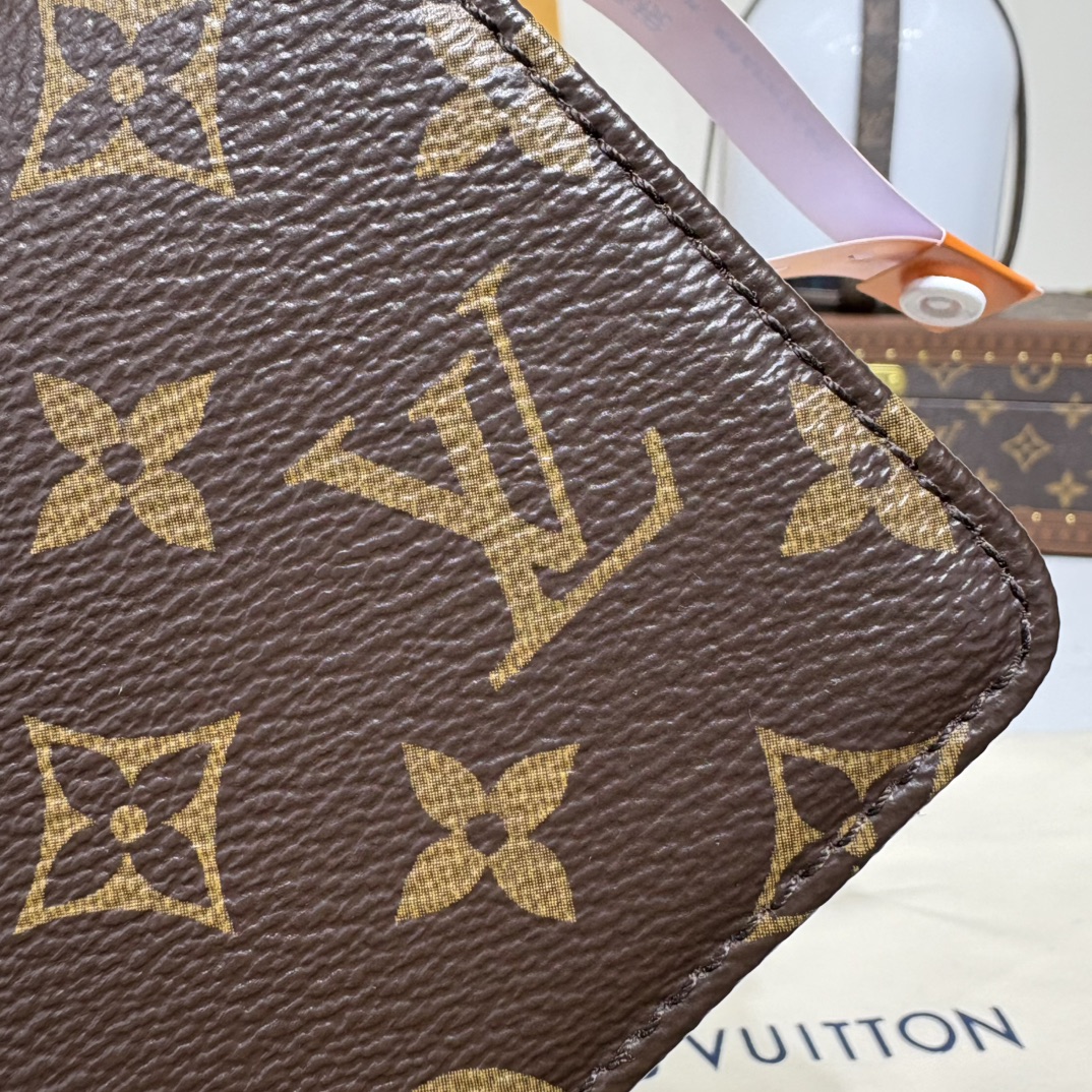 Bagsaaa LV M82509 Wallet On Chain Lily Monogram Canvas - 20.7cm