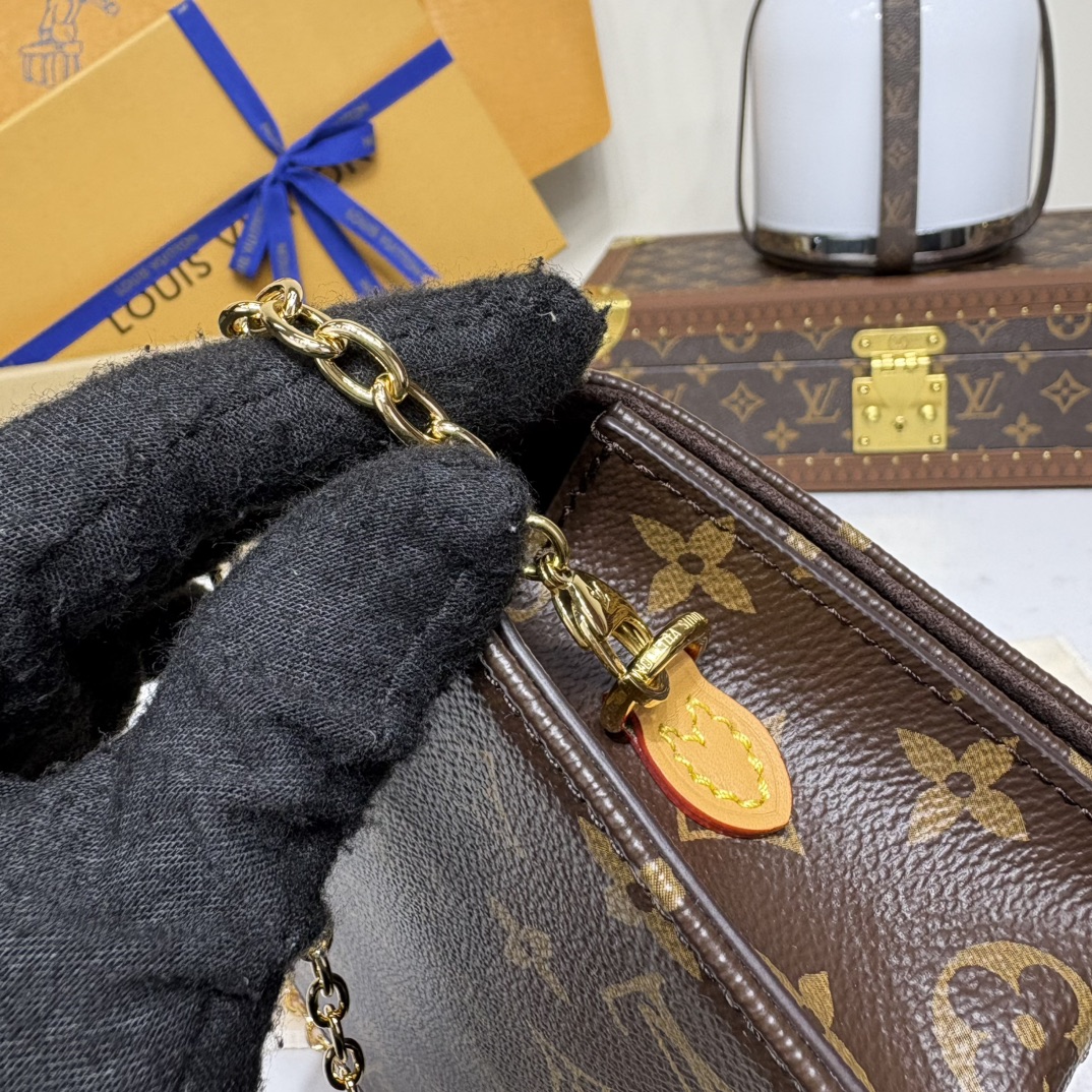 Bagsaaa LV M82509 Wallet On Chain Lily Monogram Canvas - 20.7cm