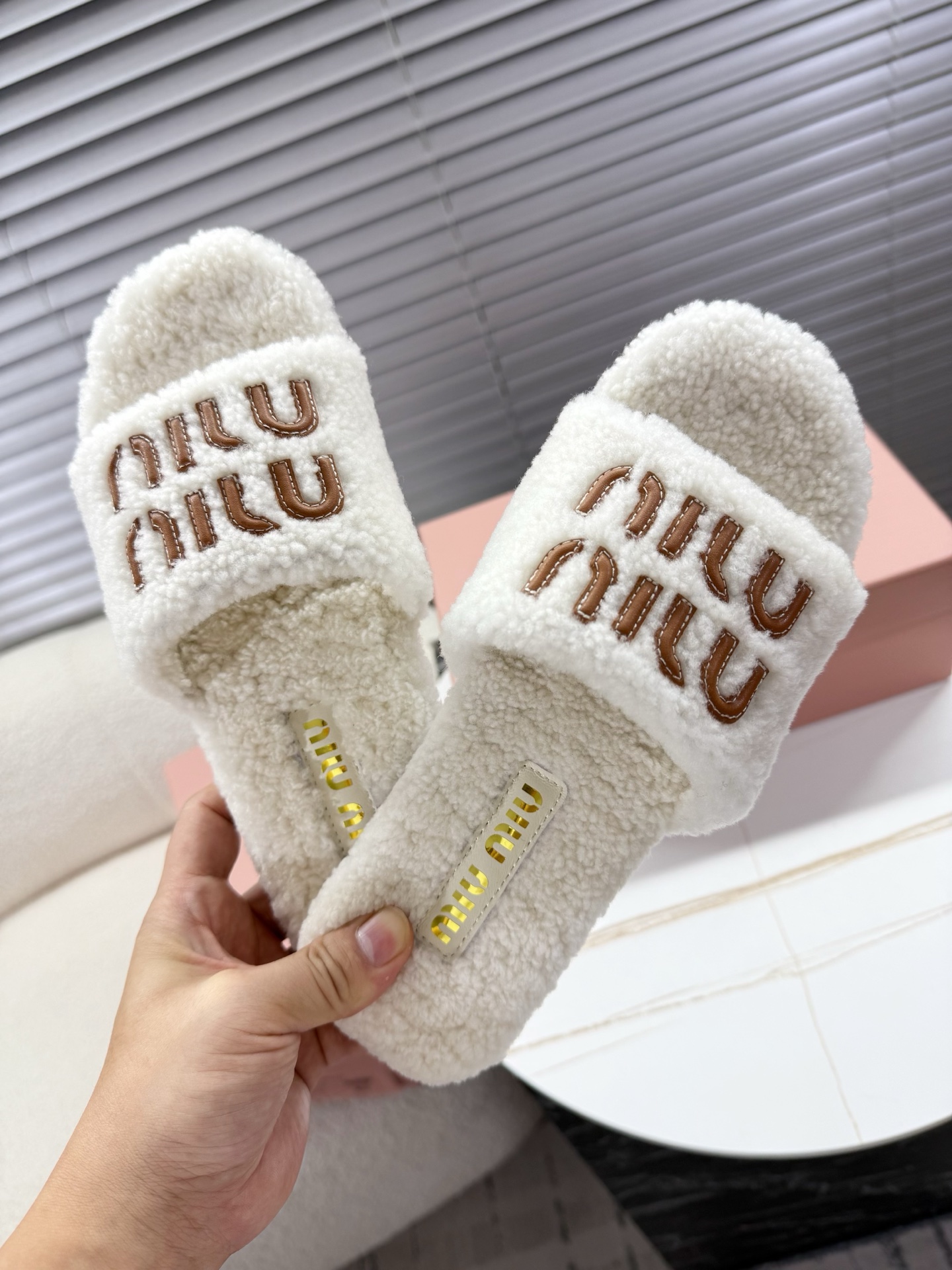 Bagsaaa Miu Miu Shearling slides white