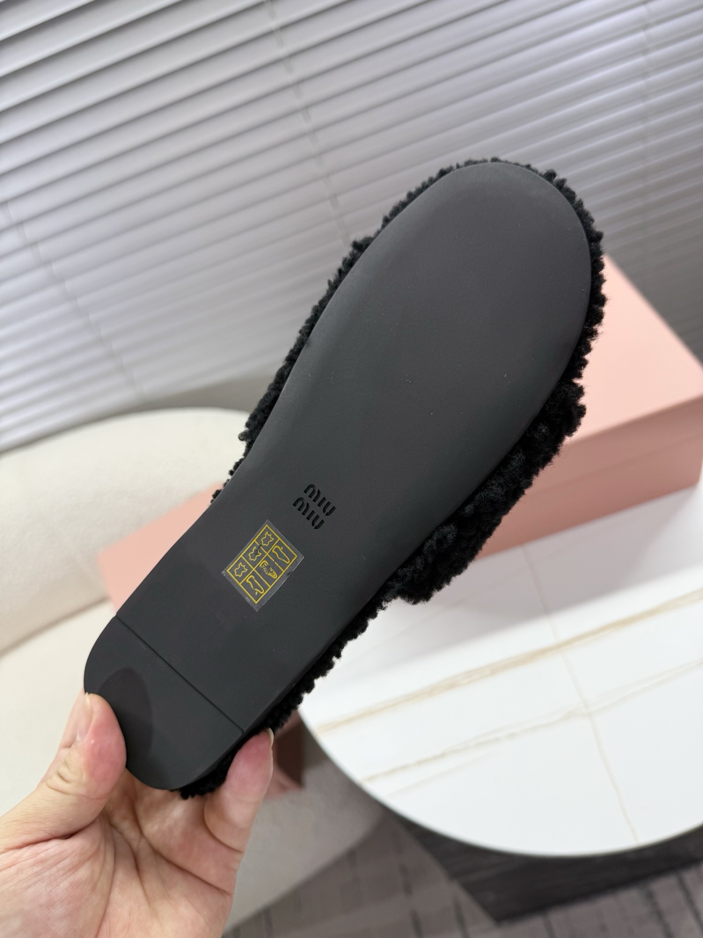 Bagsaaa Miu Miu Shearling slides black