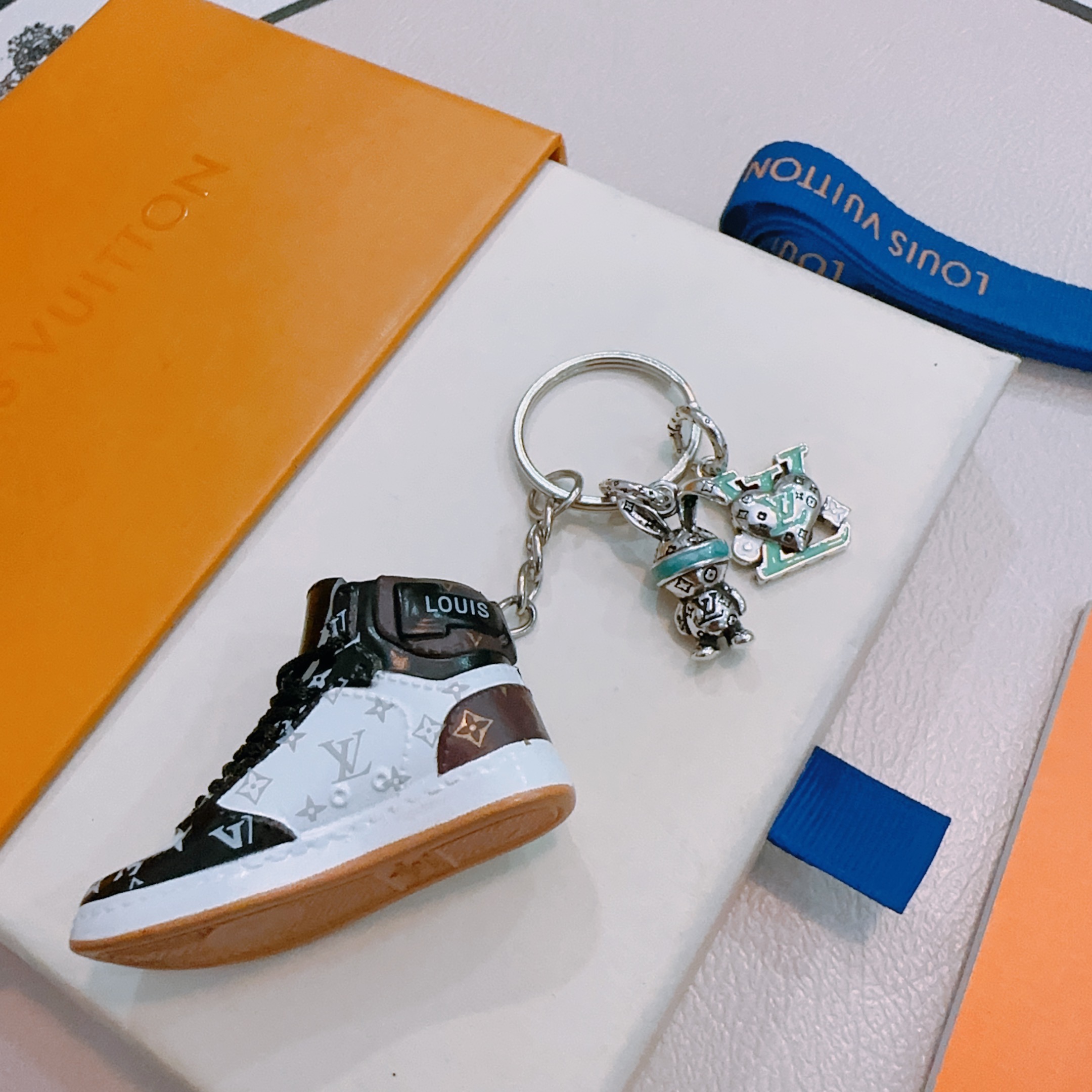 Bagsaaa LV keyring set