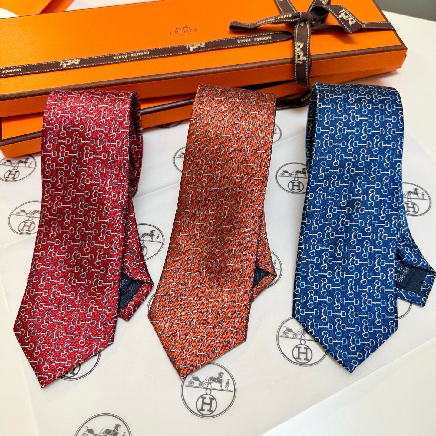 Bagsaaa H**me5 Set 3 Ties (2)