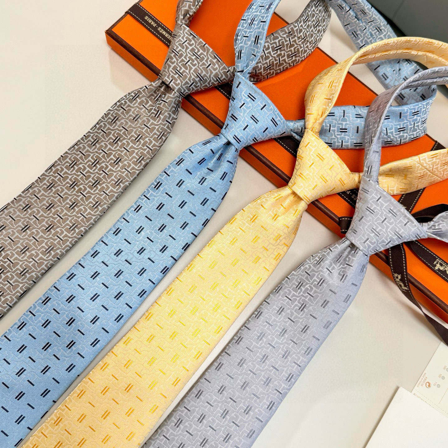 Bagsaaa H**me5 Set 4 Ties (1)