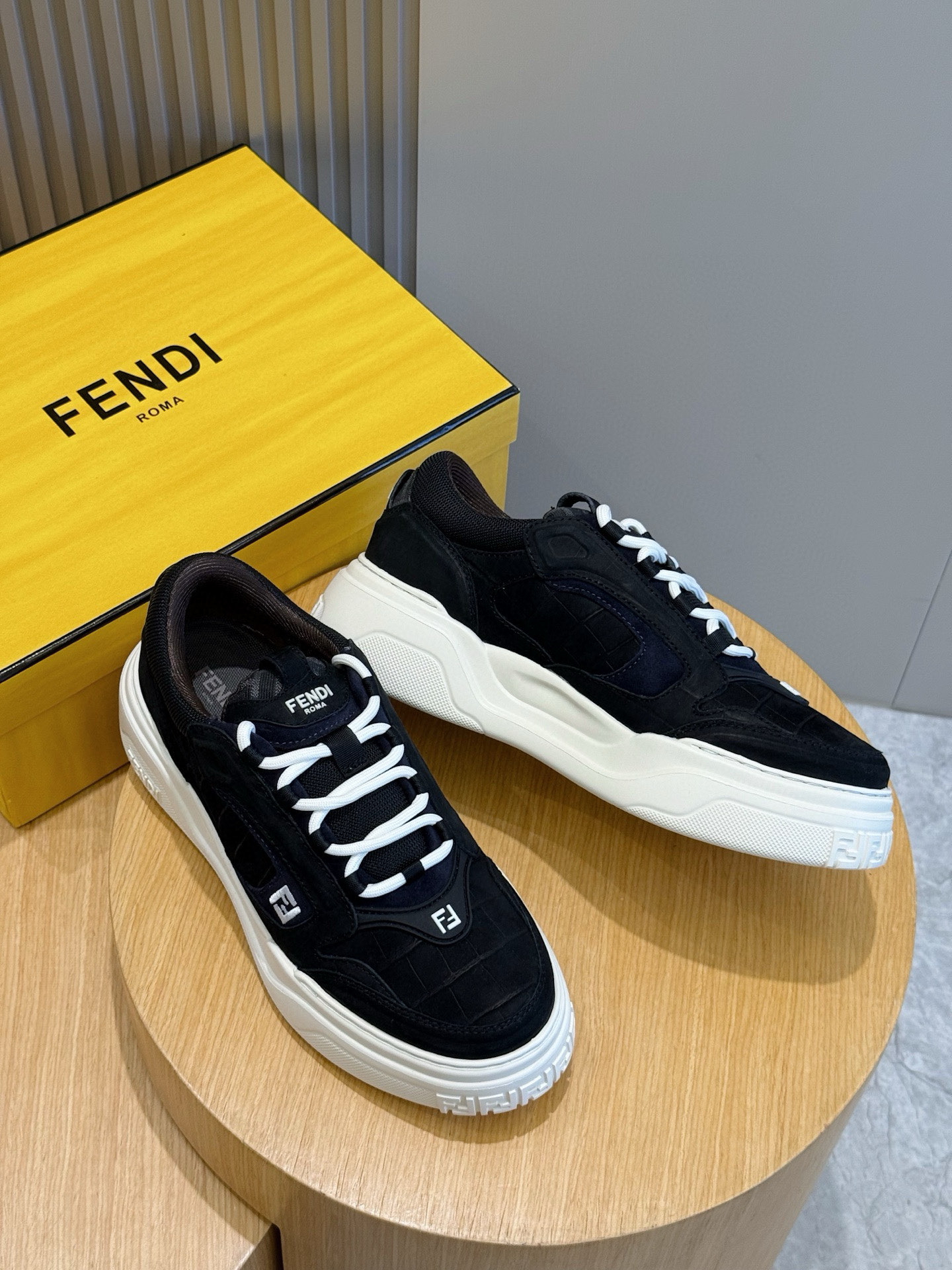 Bagsaaa F**di Force low-top sneakers in black