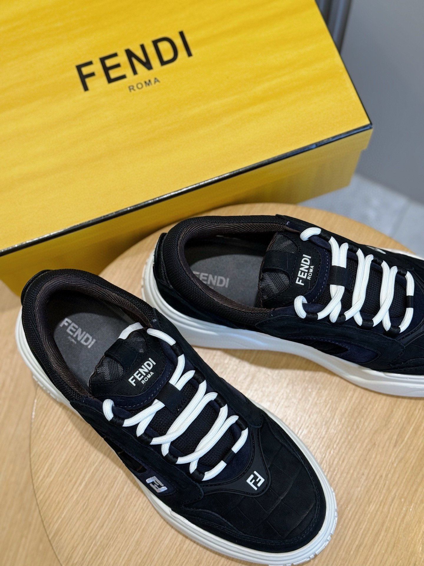 Bagsaaa F**di Force low-top sneakers in black
