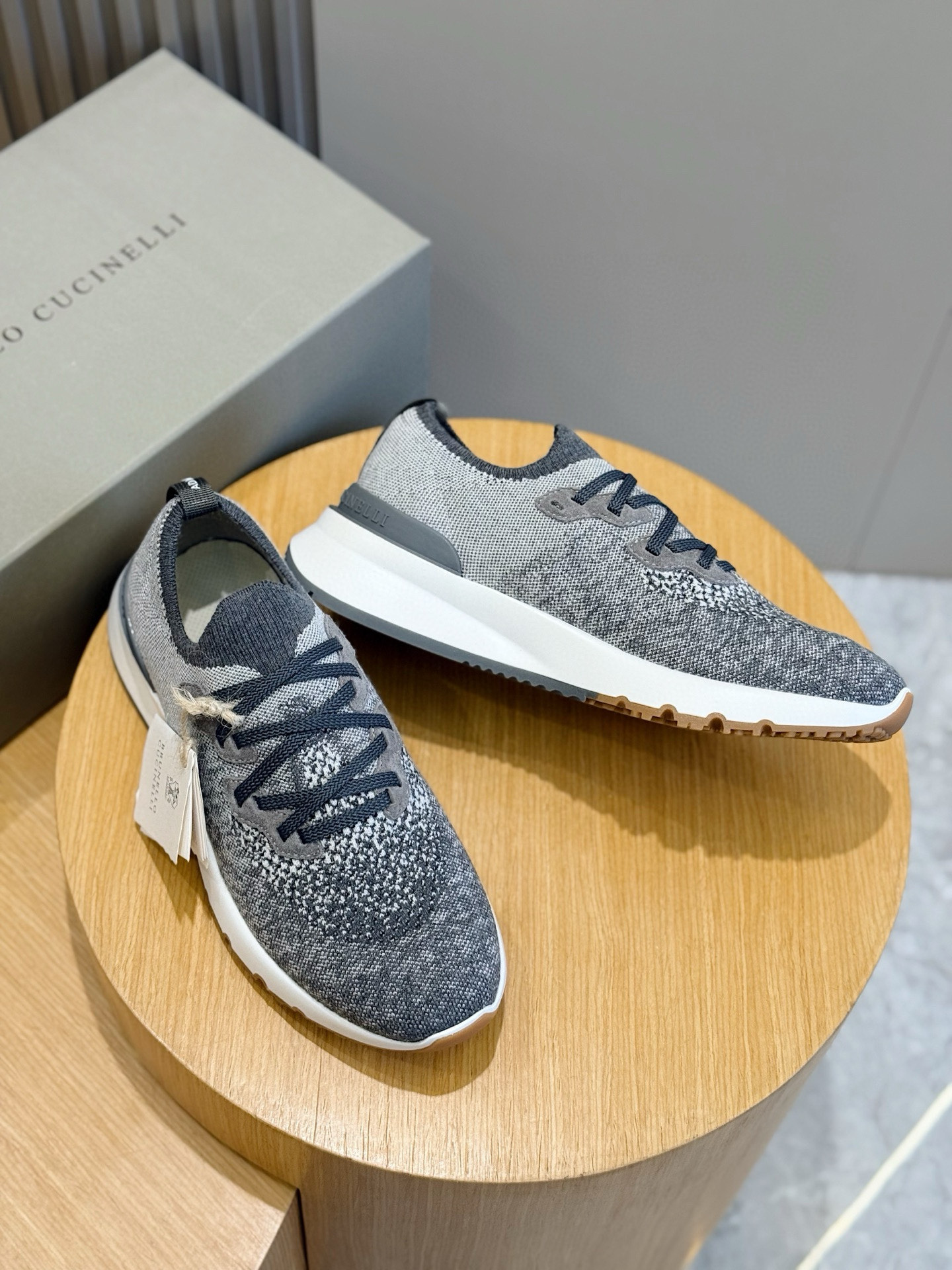 Bagsaaa Brunello Cucinelli knit runners in dark grey