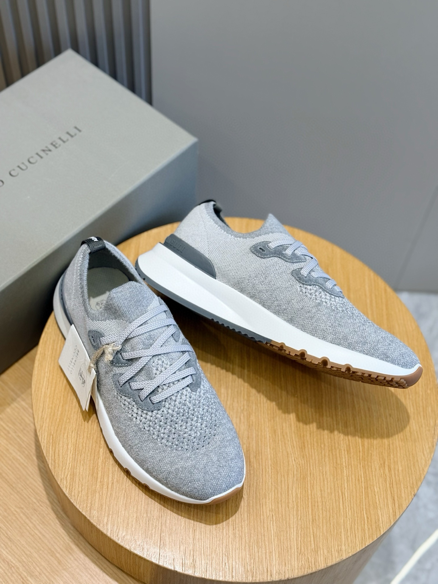 Bagsaaa Brunello Cucinelli knit runners in grey