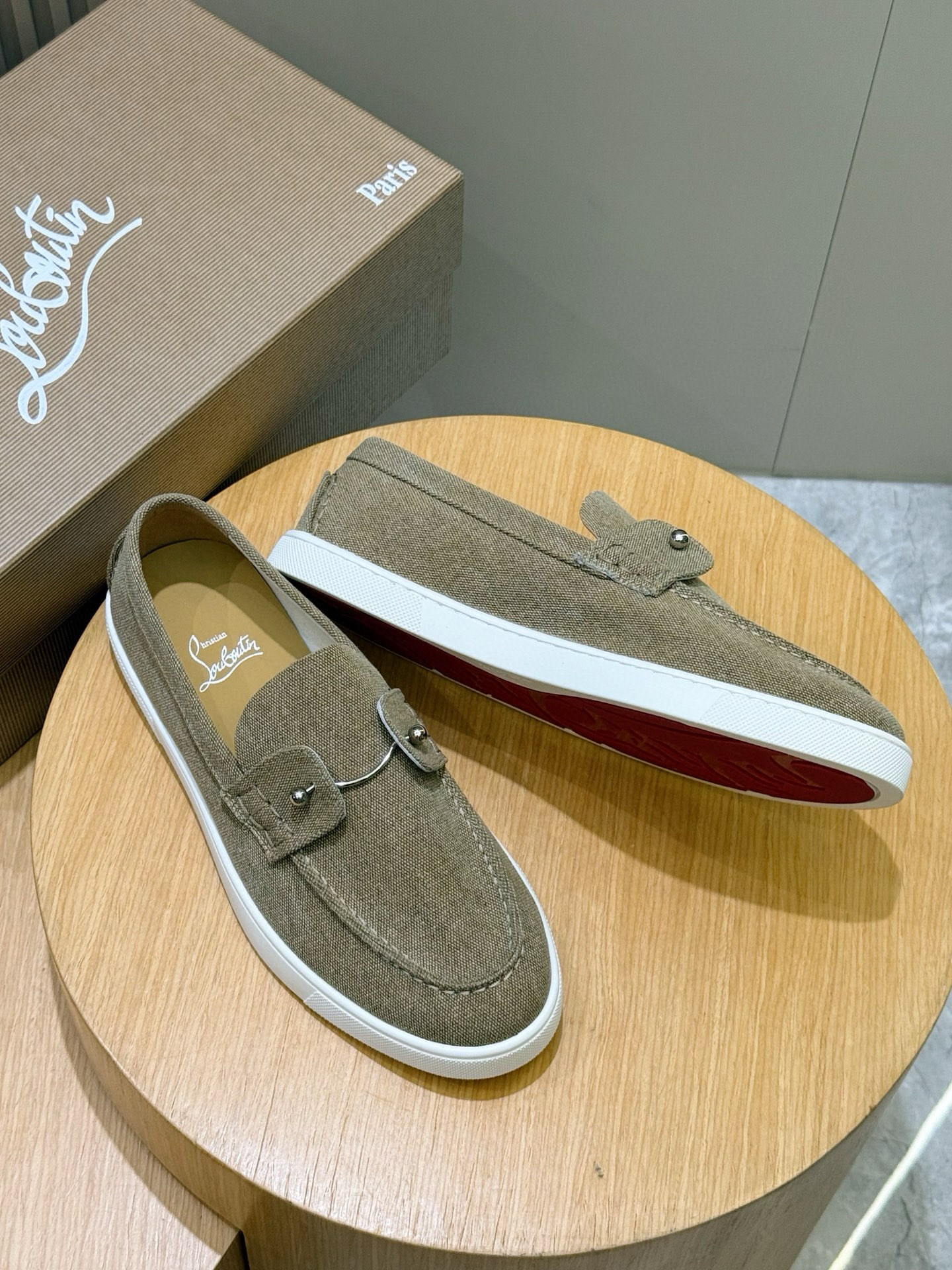 Bagsaaa Chr1st1an Louboutin Chambeliboat loafers beige