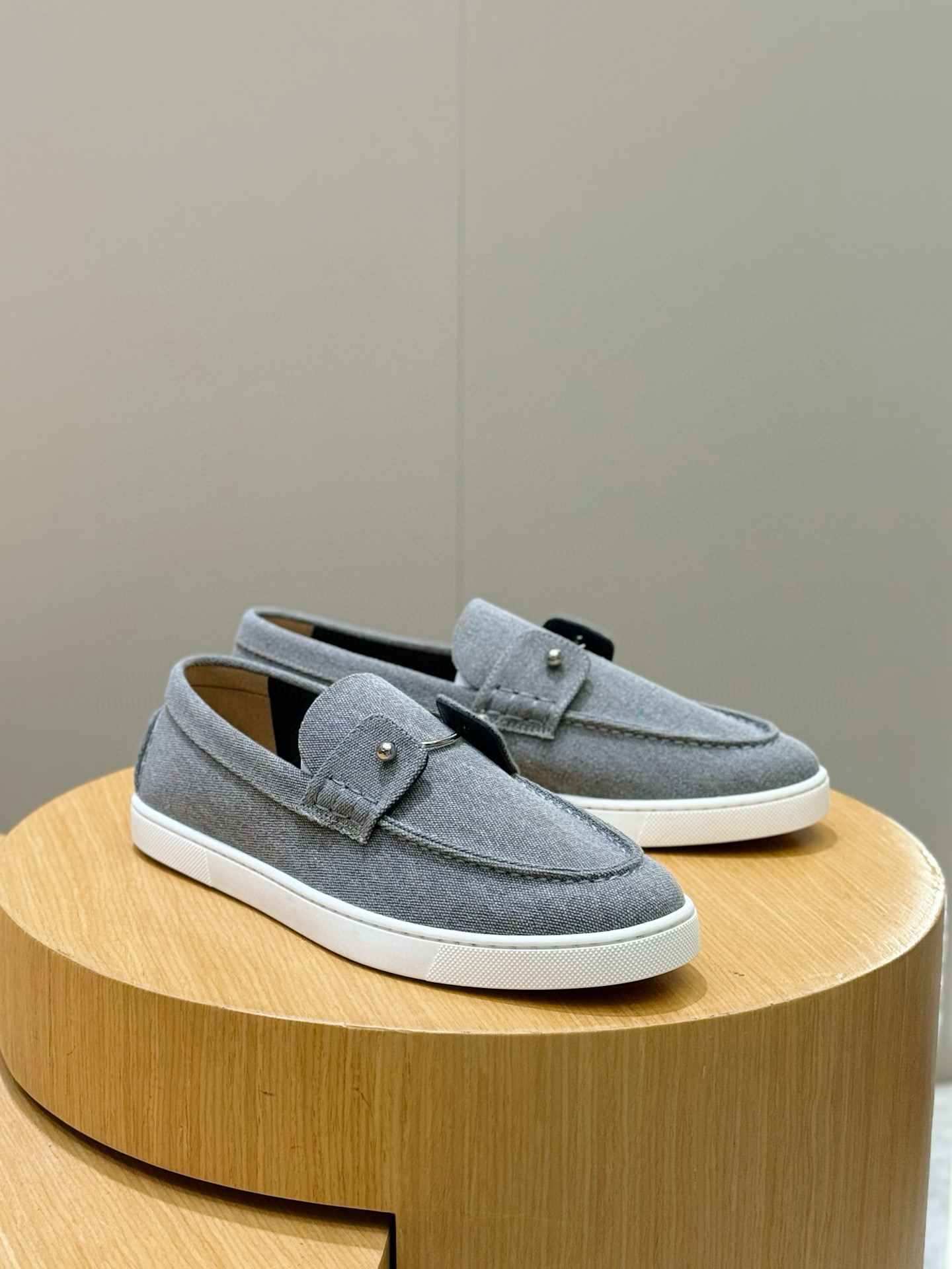 Bagsaaa Chr1st1an Louboutin Chambeliboat loafers gray