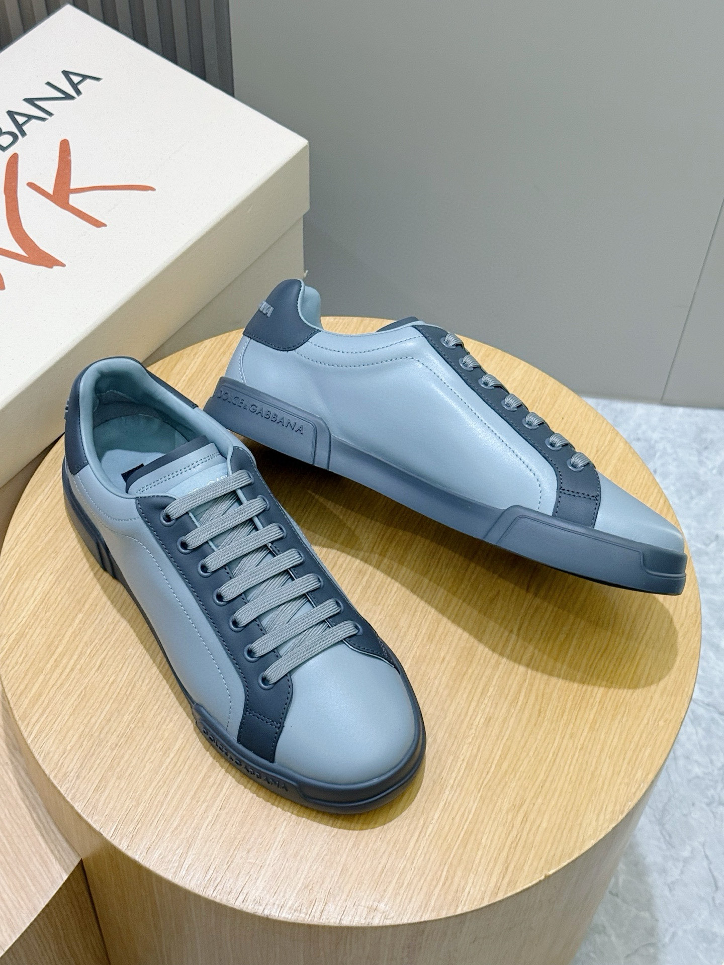 Bagsaaa Dolce & Gabbana Portofino sneakers gray