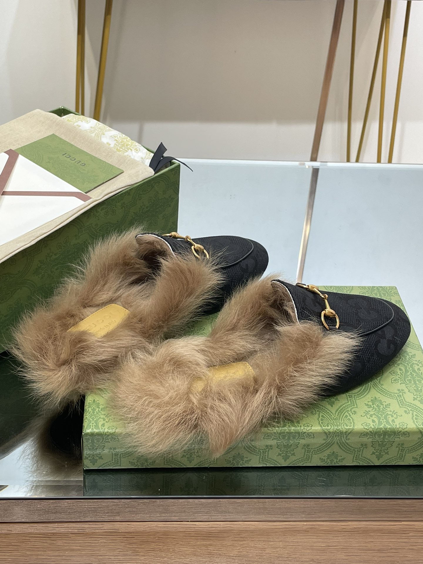 Bagsaaa Gvc*1 Princetown slippers black and fur