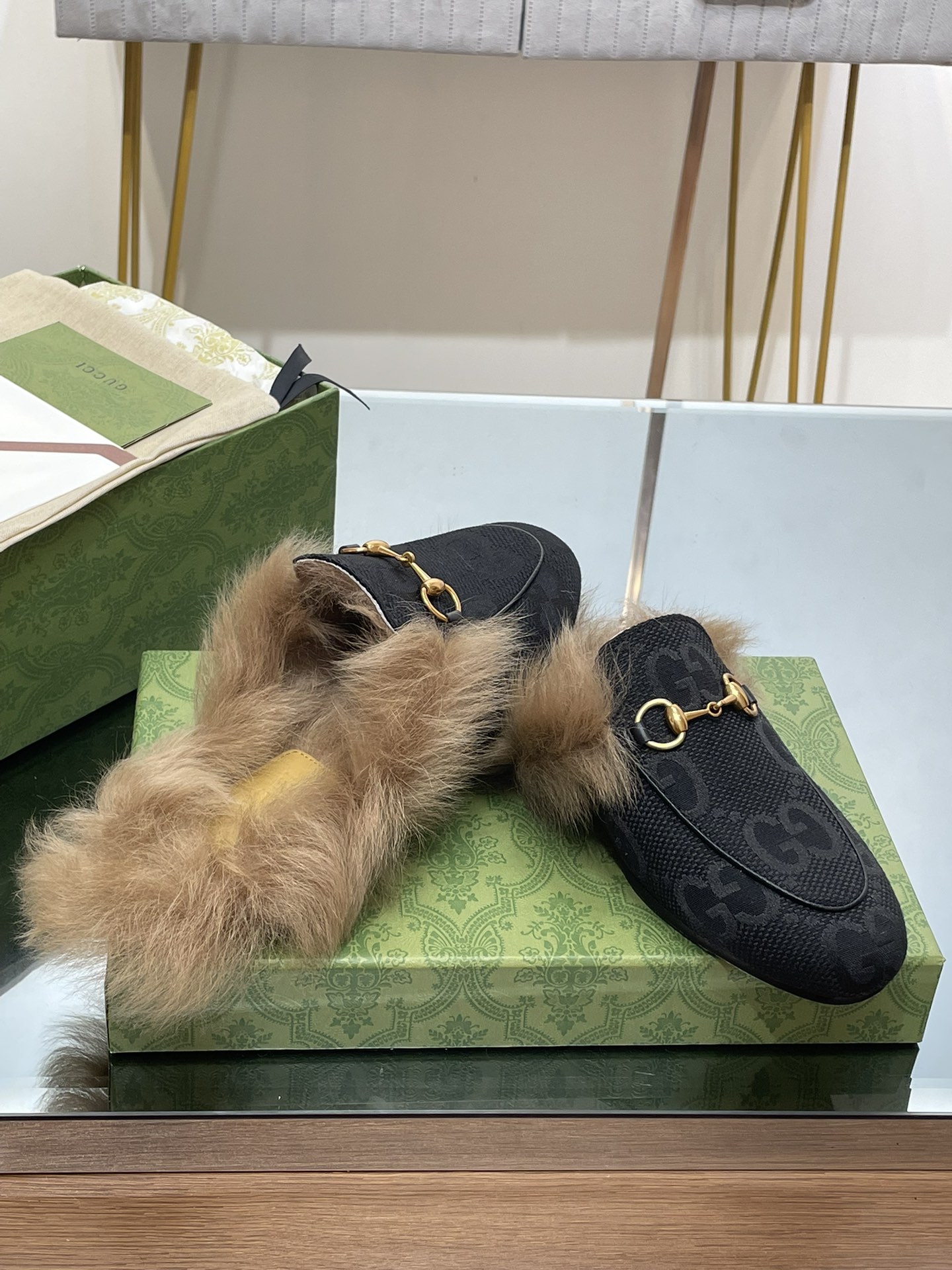 Bagsaaa Gvc*1 Princetown slippers black and fur