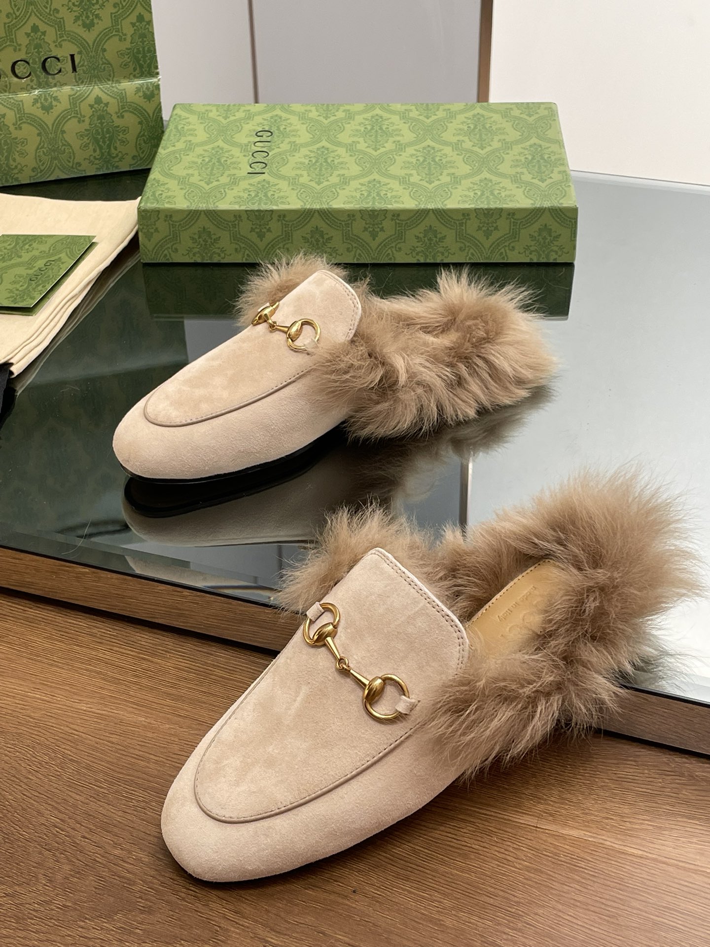 Bagsaaa Gvc*1 Princetown mule beige suede