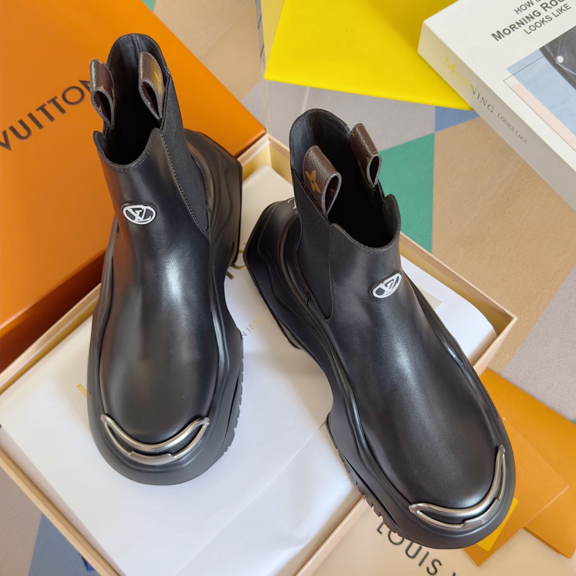 Bagsaaa LV Archlight 2.0 Platform Ankle boots black