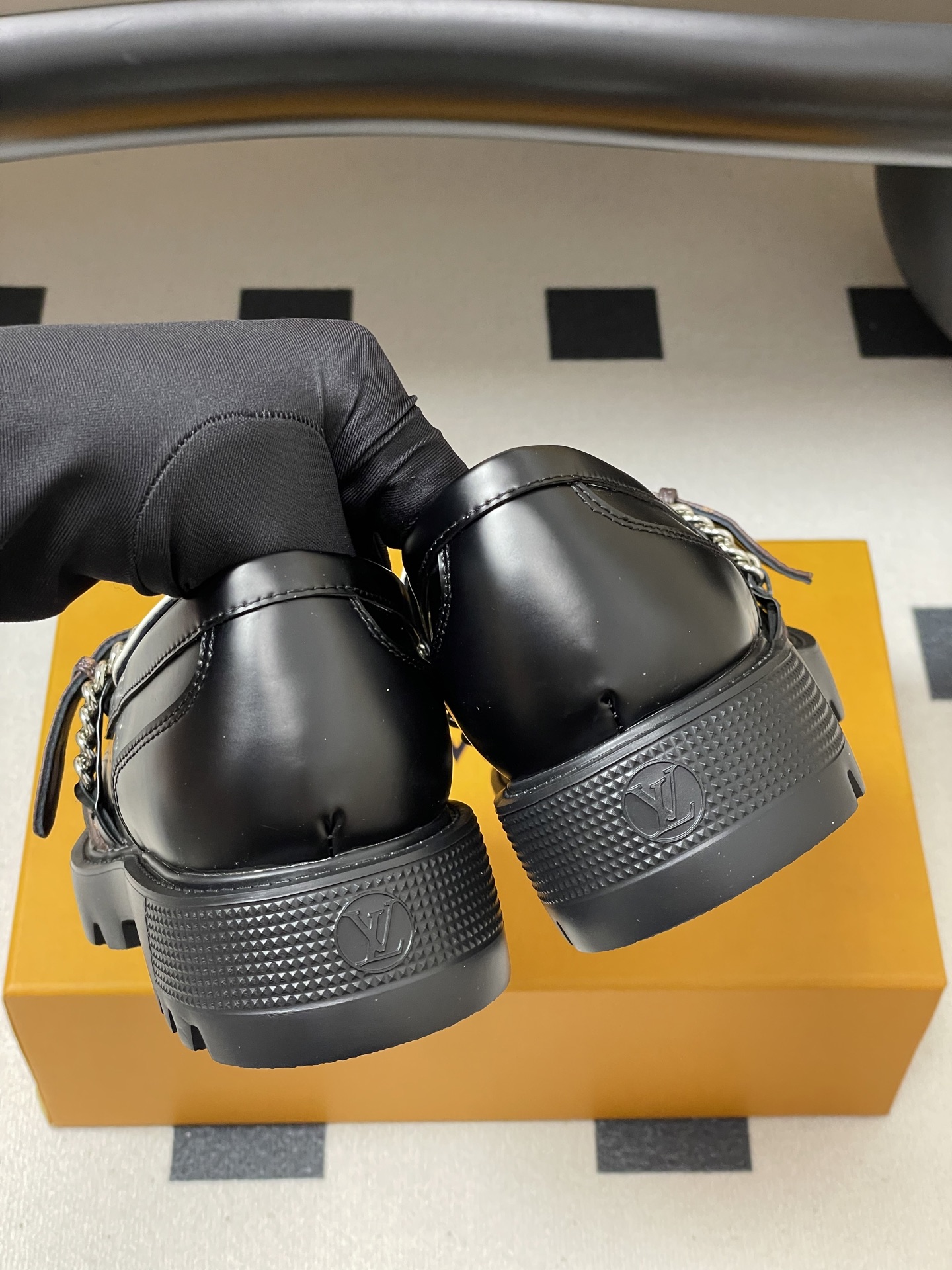 Bagsaaa LV District Flat Loafer black & white
