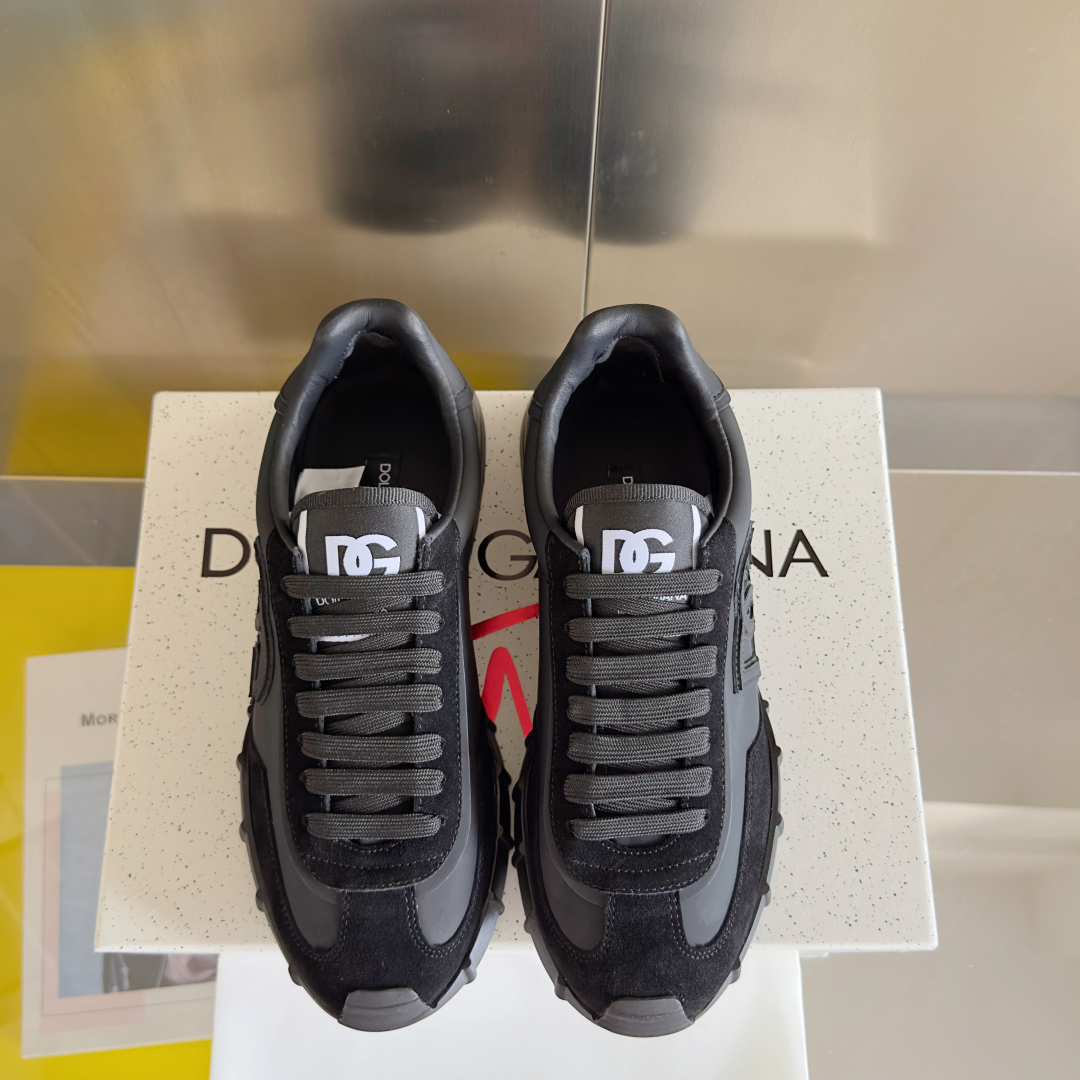 Bagsaaa Dolce & Gabbana DG Cushion sneakers black