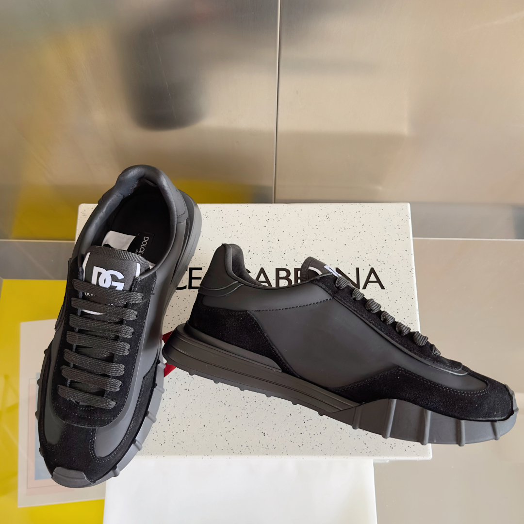 Bagsaaa Dolce & Gabbana DG Cushion sneakers black