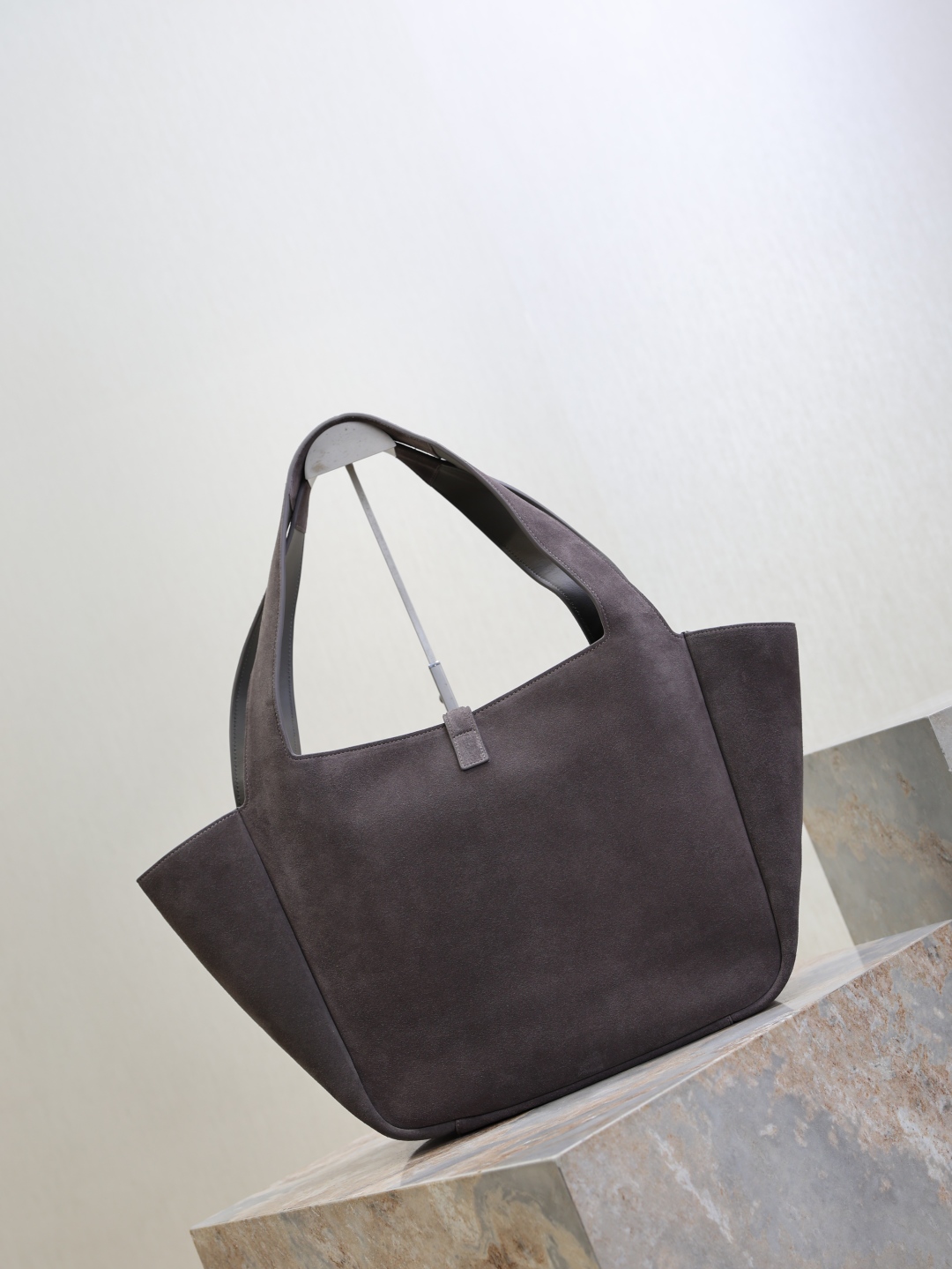 Bagsaaa Y51 Le 5 À 7 Bea in suede 763435 dark brown - 50cm