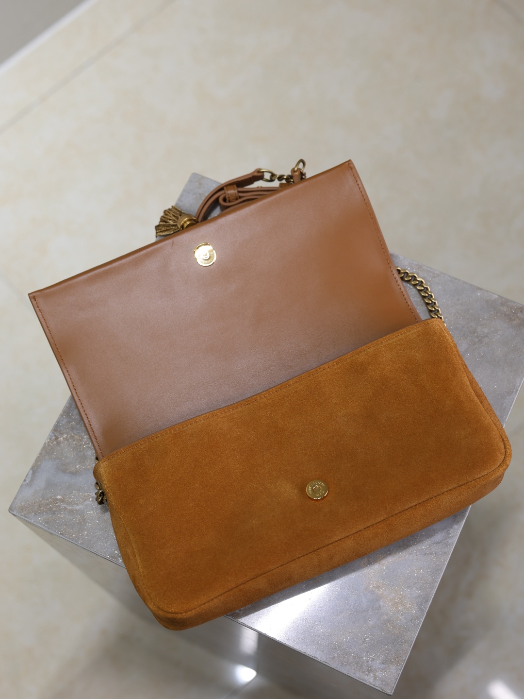 Bagsaaa Y51 Kate Medium Bag in brown suede - 26cm