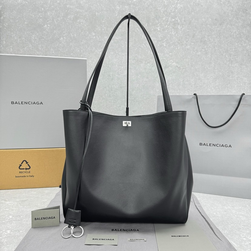 Bagsaaa Ba1en*iaga Rodeo Tote Bag in black - 38cm