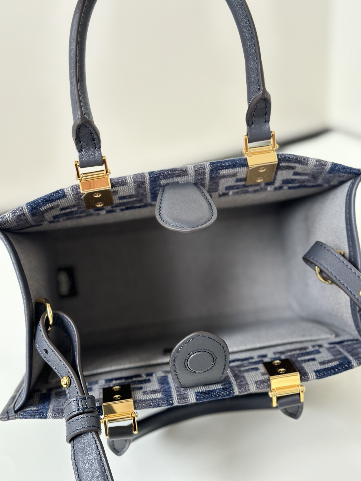 Bagsaaa F**di Sunshine Small Dark blue FF chenille shopper - 25.5cm