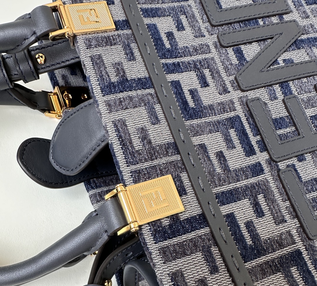 Bagsaaa F**di Sunshine Small Dark blue FF chenille shopper - 25.5cm