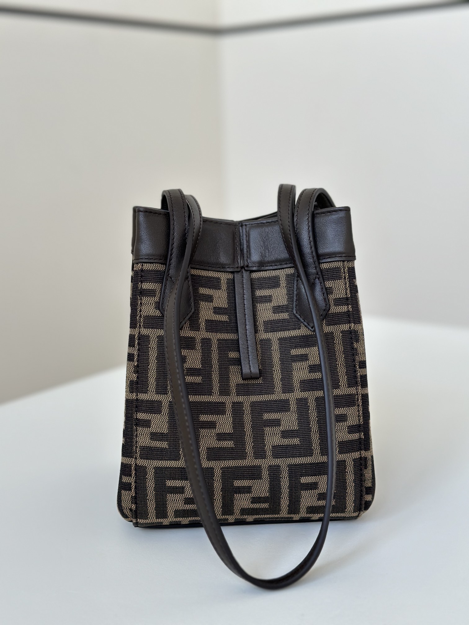 Bagsaaa F**di Origami Mini Brown FF jacquard fabric mini bag that can be transformed - 19cm