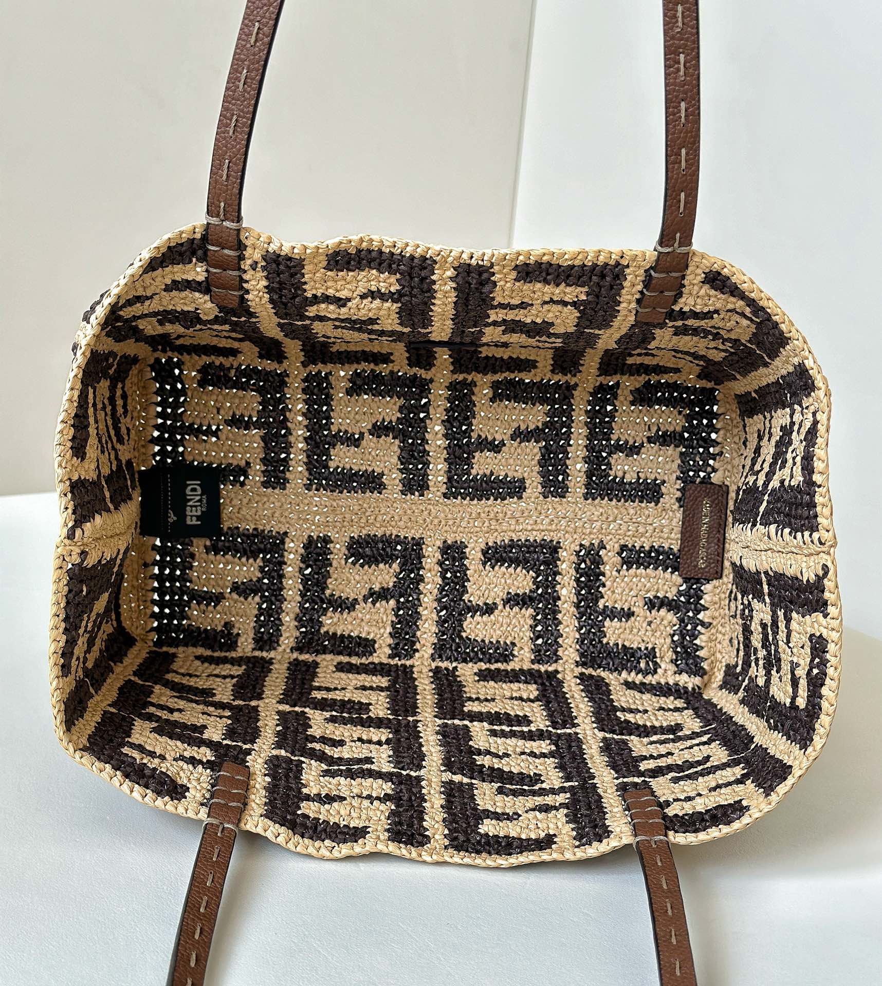 Bagsaaa F**di Small Roll Brown FF raffia crochet shopper with pouch - 23cm