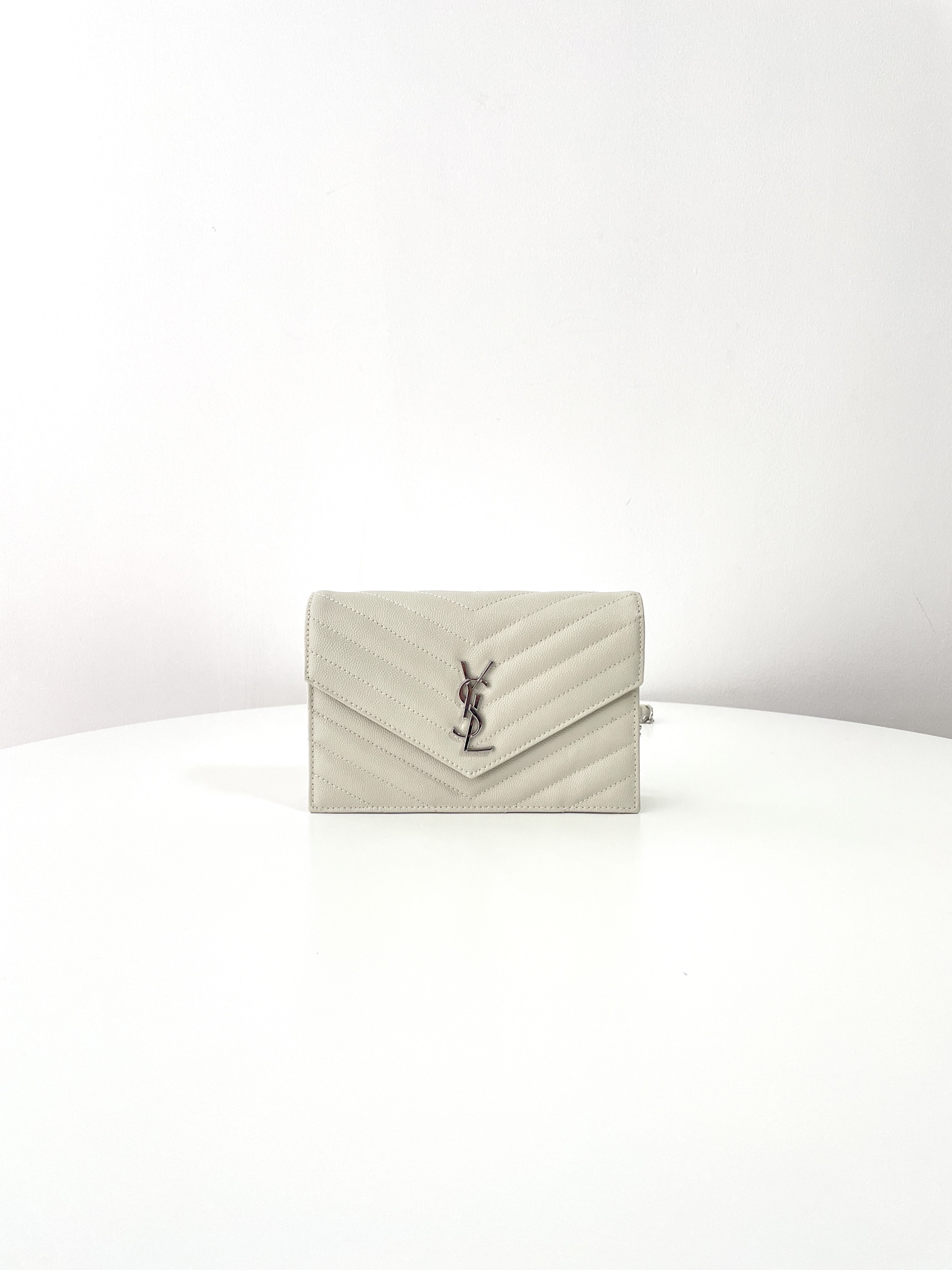 Bagsaaa Y51 Sa1nt Lau*nt Cassandre Envelope Chain Wallet white - 19cm