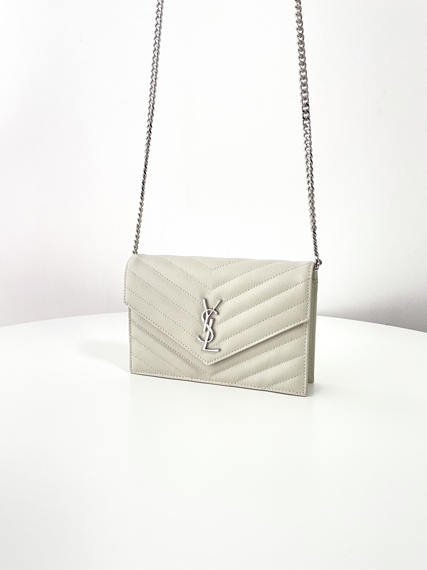 Bagsaaa Y51 Sa1nt Lau*nt Cassandre Envelope Chain Wallet white - 19cm