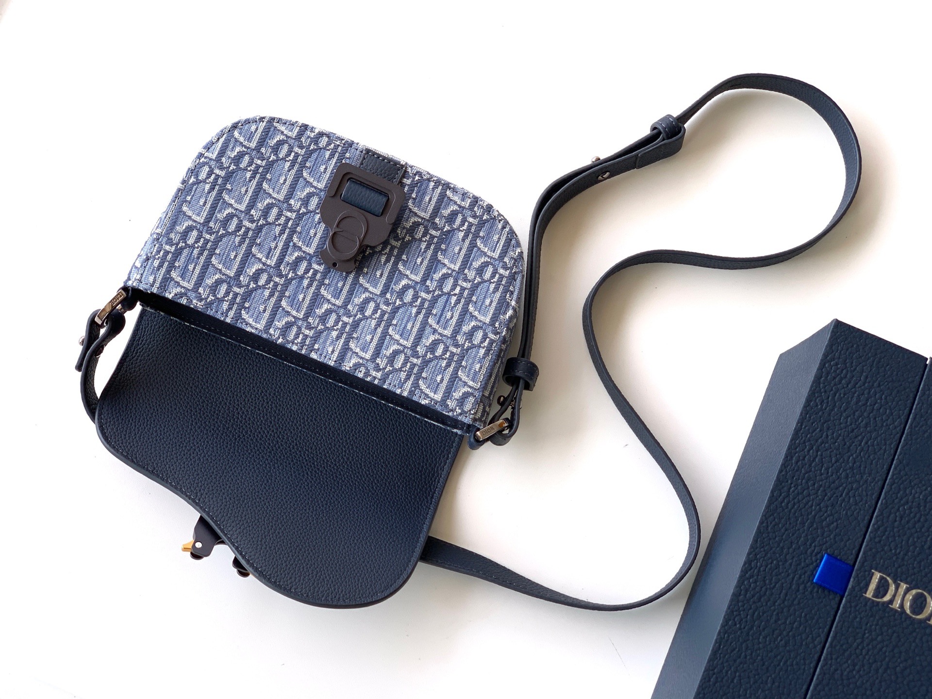 Bagsaaa D10r Mini Saddle Messenger Bag with Flap Blue D10r Oblique Jacquard and Blue Grained Calfskin - 20cm