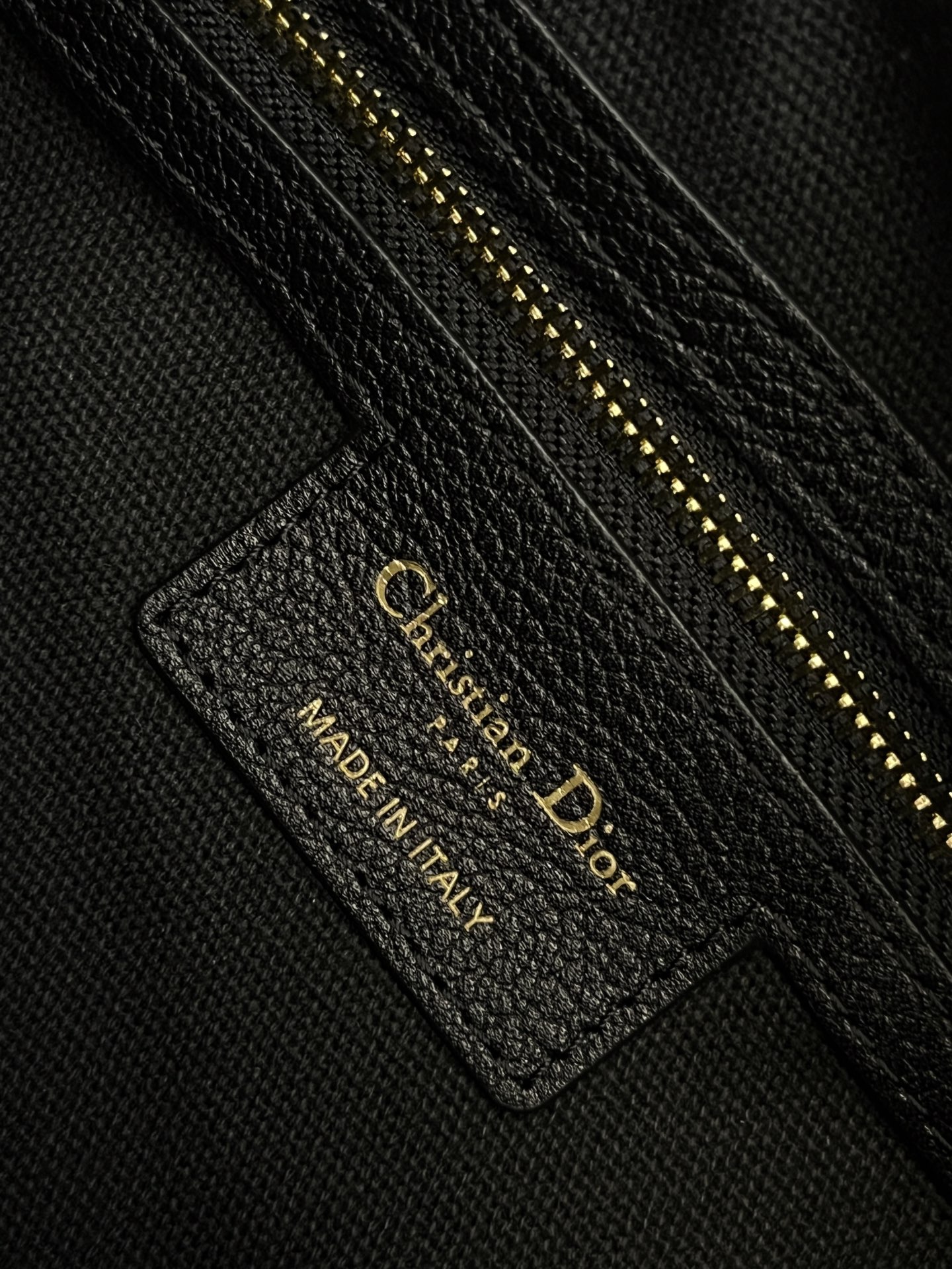 Bagsaaa Small D10r Voyage Bag Black Flat Macrocannage Grained Calfskin - 22cm