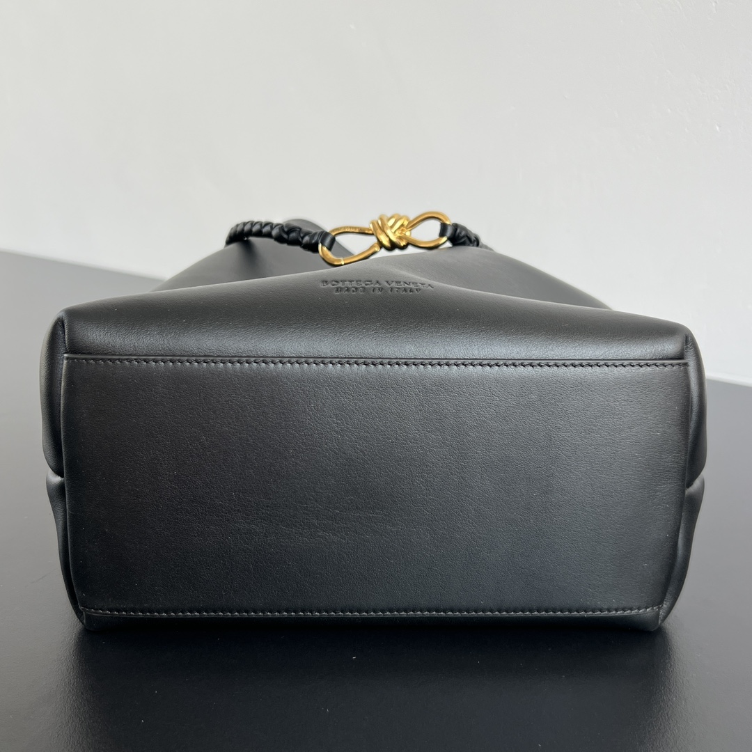 Bagsaaa B0tt*ga Ven*ta Andiamo Bucket 844169 black - 34cm