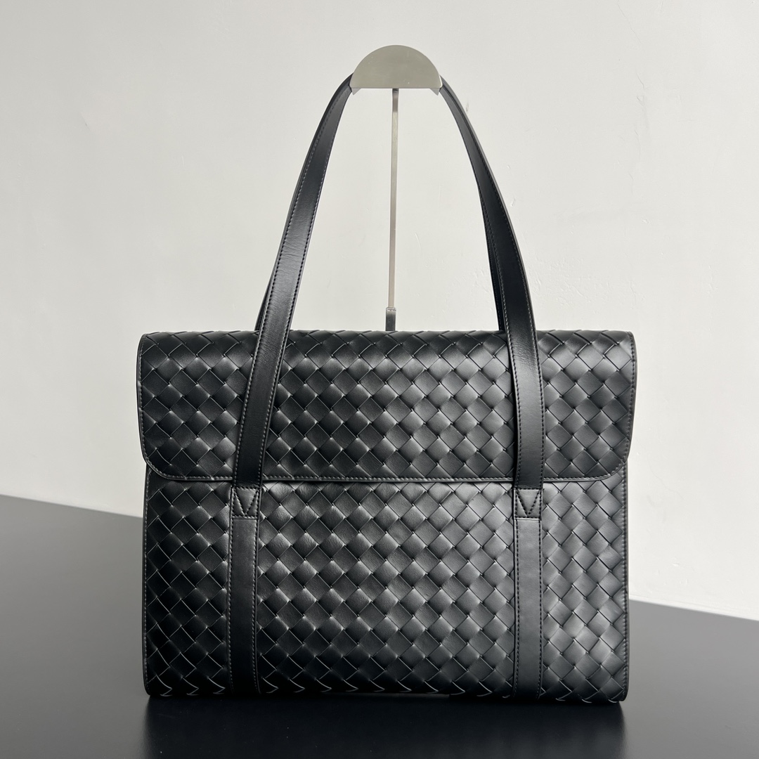Bagsaaa B0tt*ga Ven*ta Intrecciato leather briefcase in black - 41cm