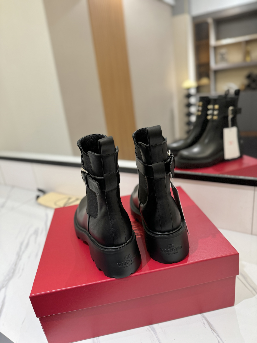 Bagsaaa Va1e*ntin0 Garavani VLogo Signature combat boots black