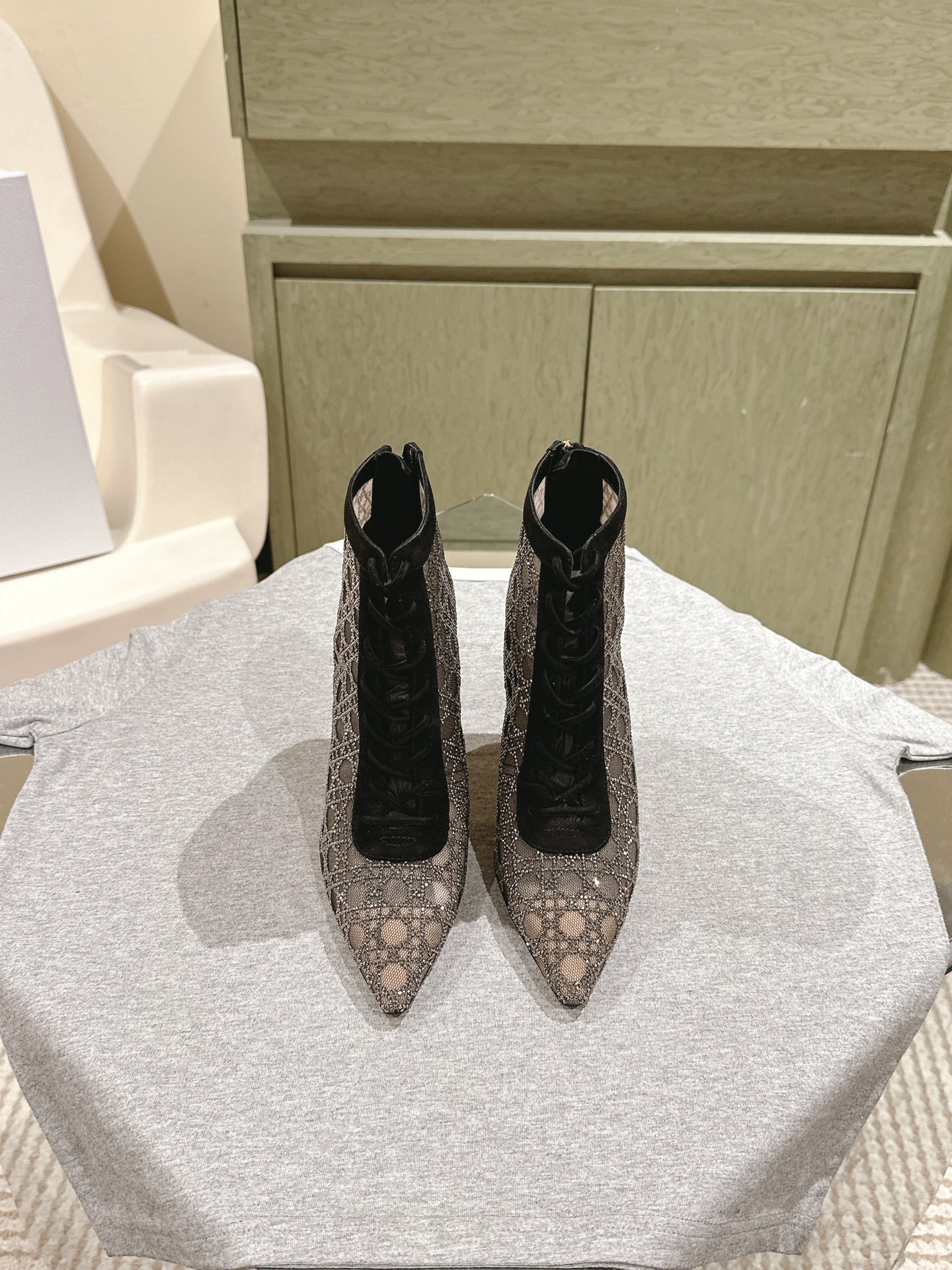Bagsaaa D10r D-Lace ankle boots in gray mesh